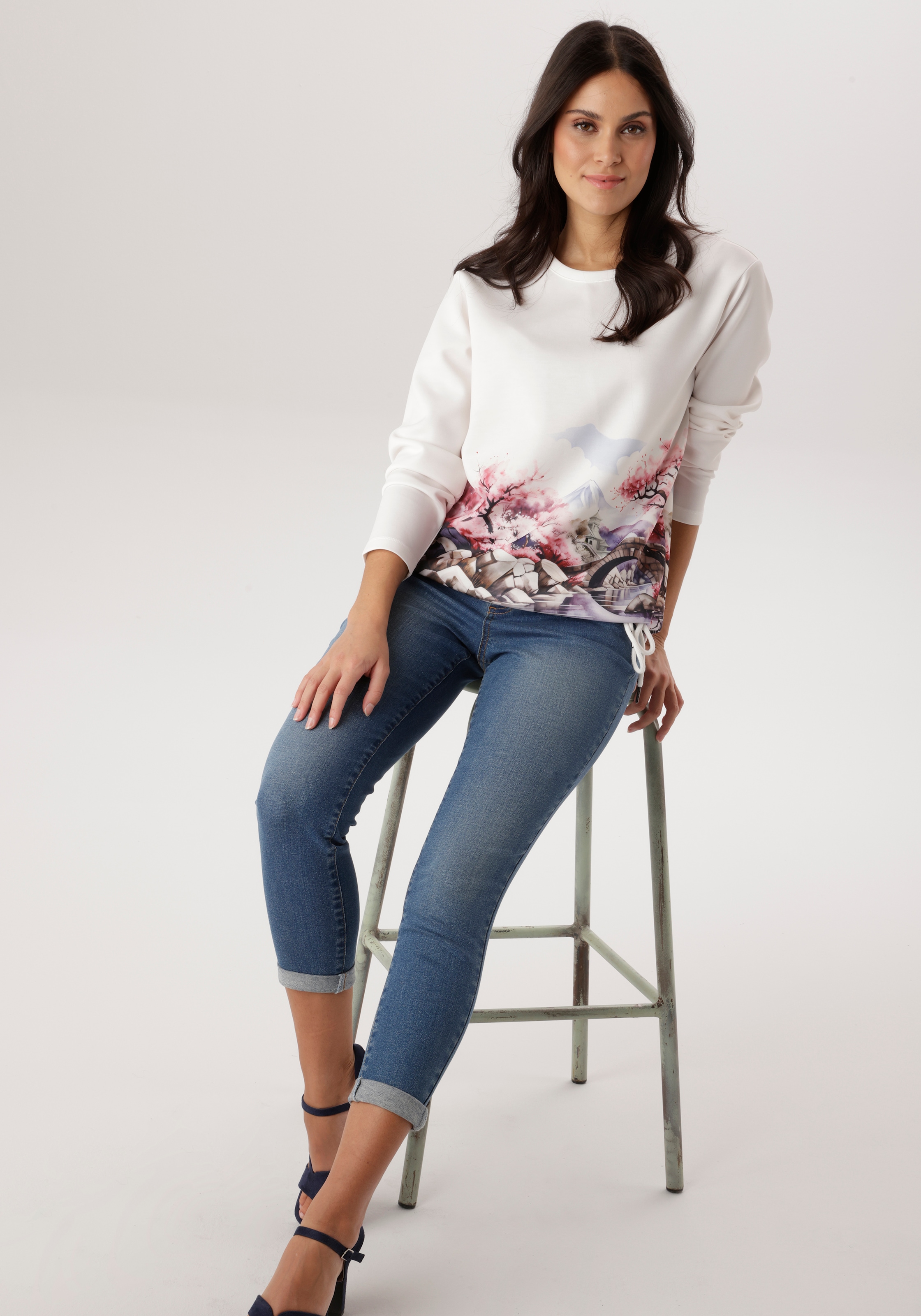 Aniston SELECTED Sweatshirt , mit malerischen Druck vorne und hinten - NEUE KOLLEKTION
