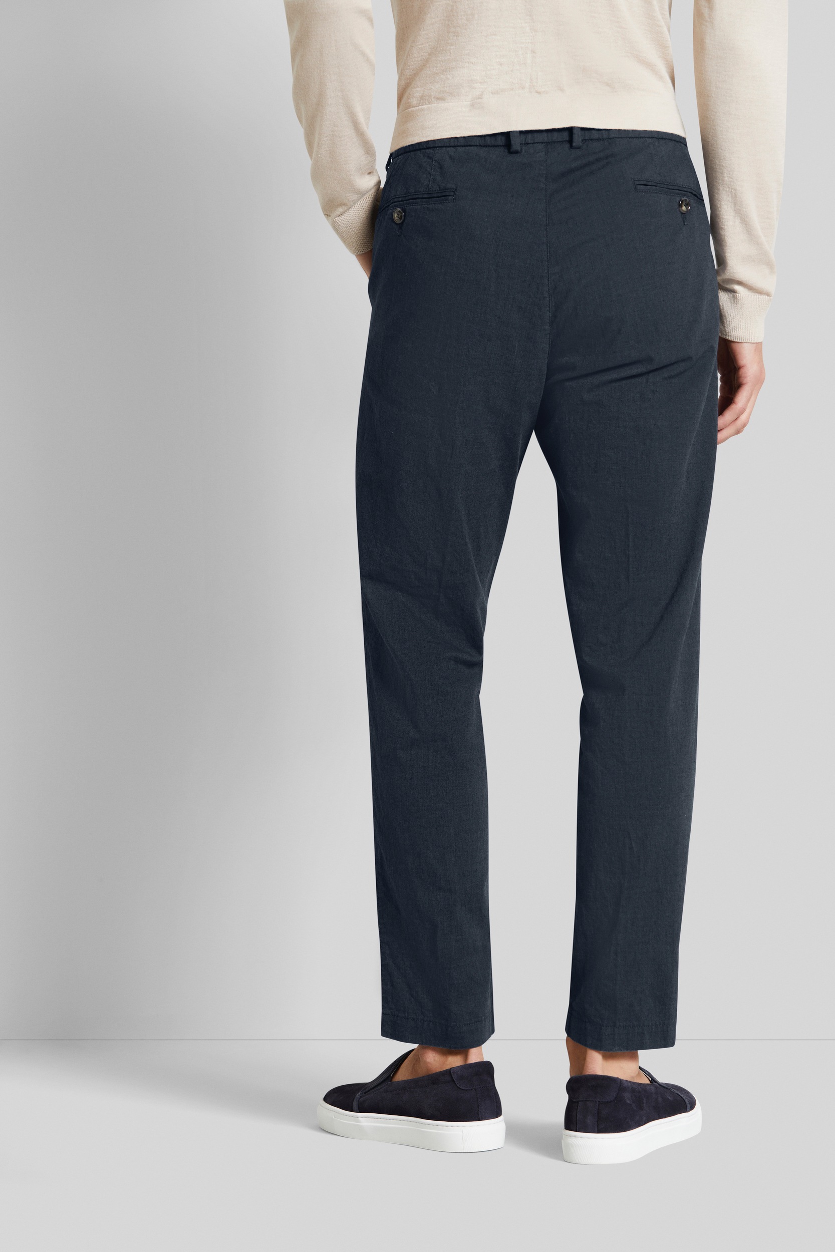 bugatti Bundfaltenhose  mit konischer Passform