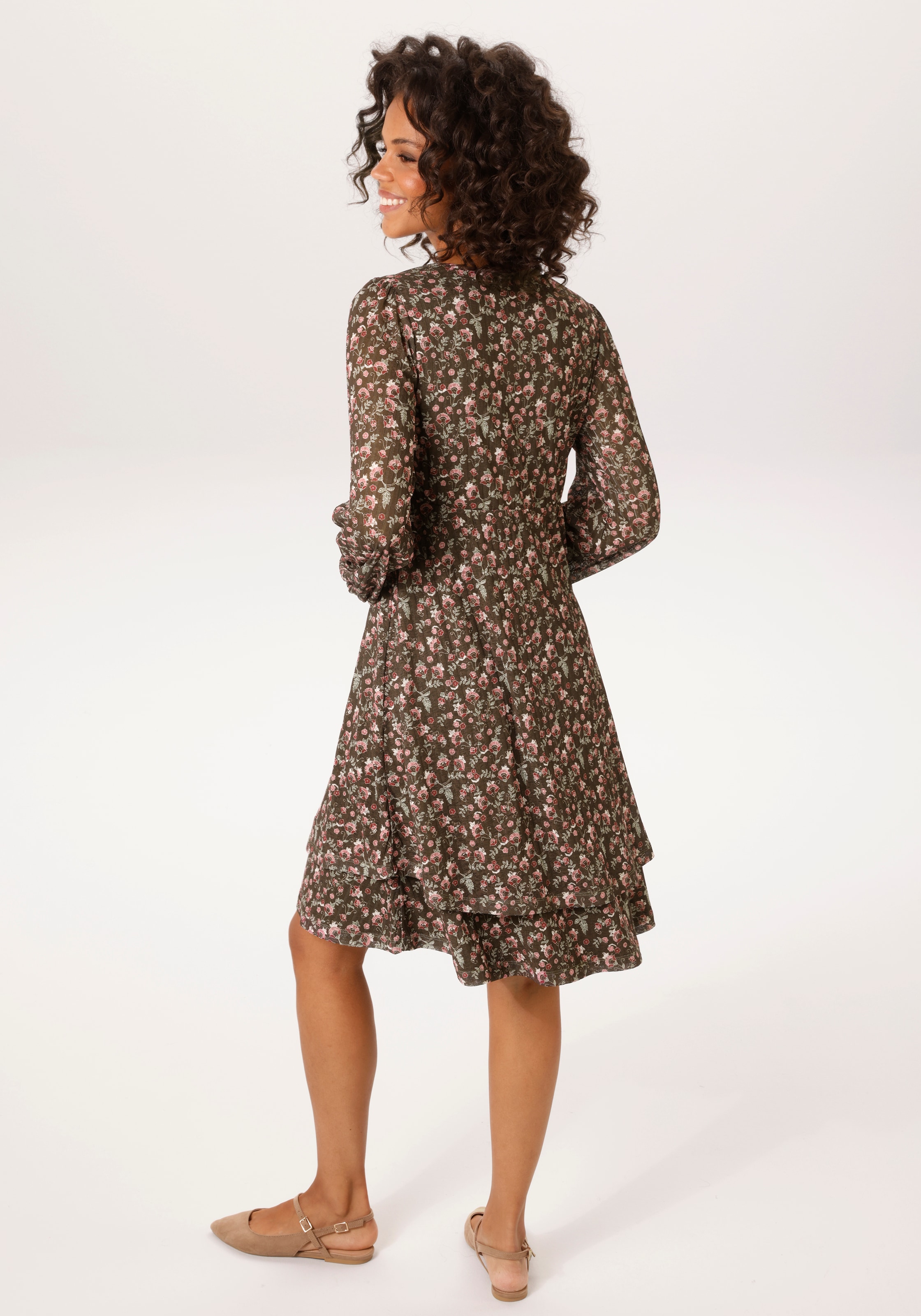 Aniston CASUAL Mini-robe mit romantischen Blümchen bedruckt - NEUE KOLLEKTION