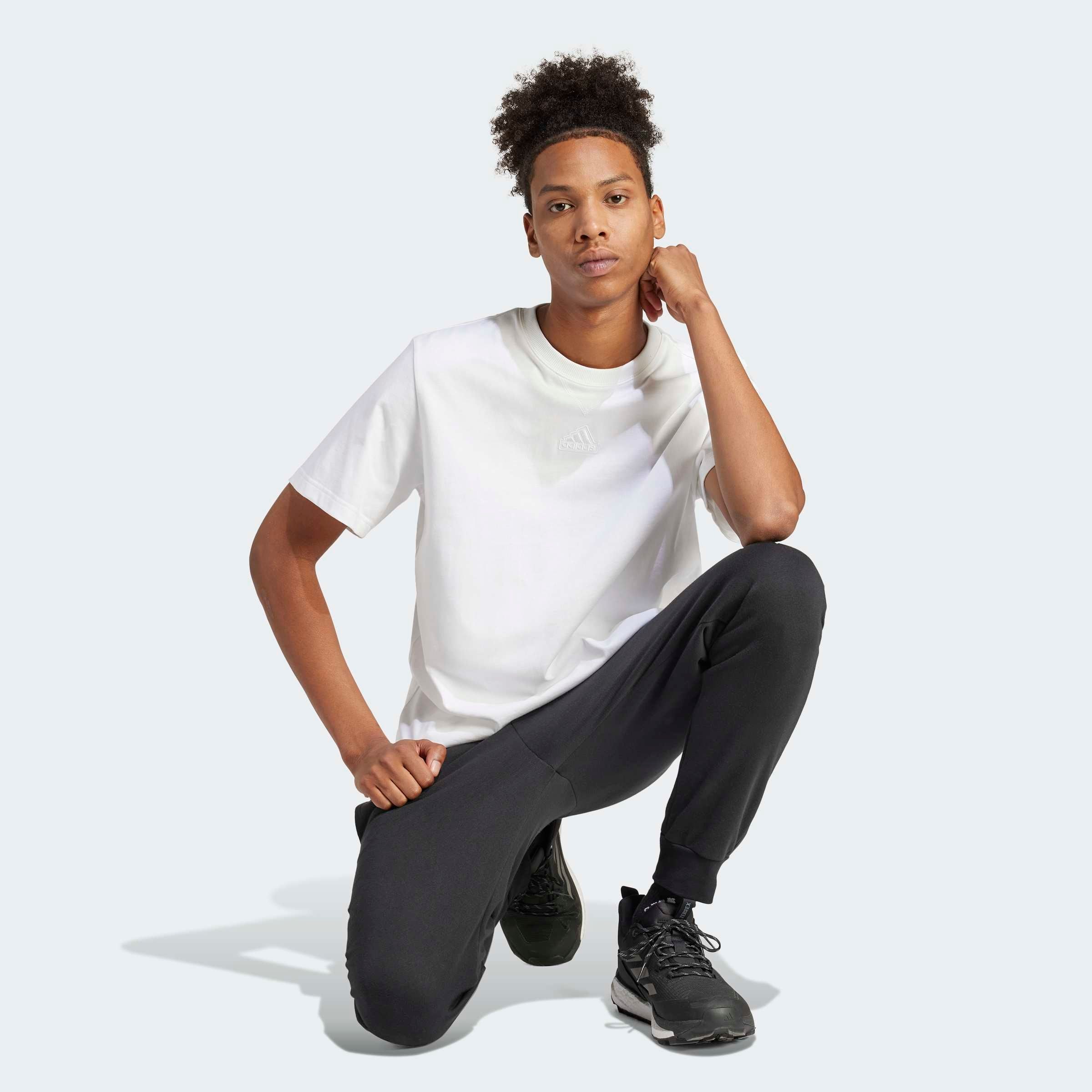 adidas Sportswear T-Shirt »M ALL SZN G T« Grafik als Schaumprint auf der Rückseite