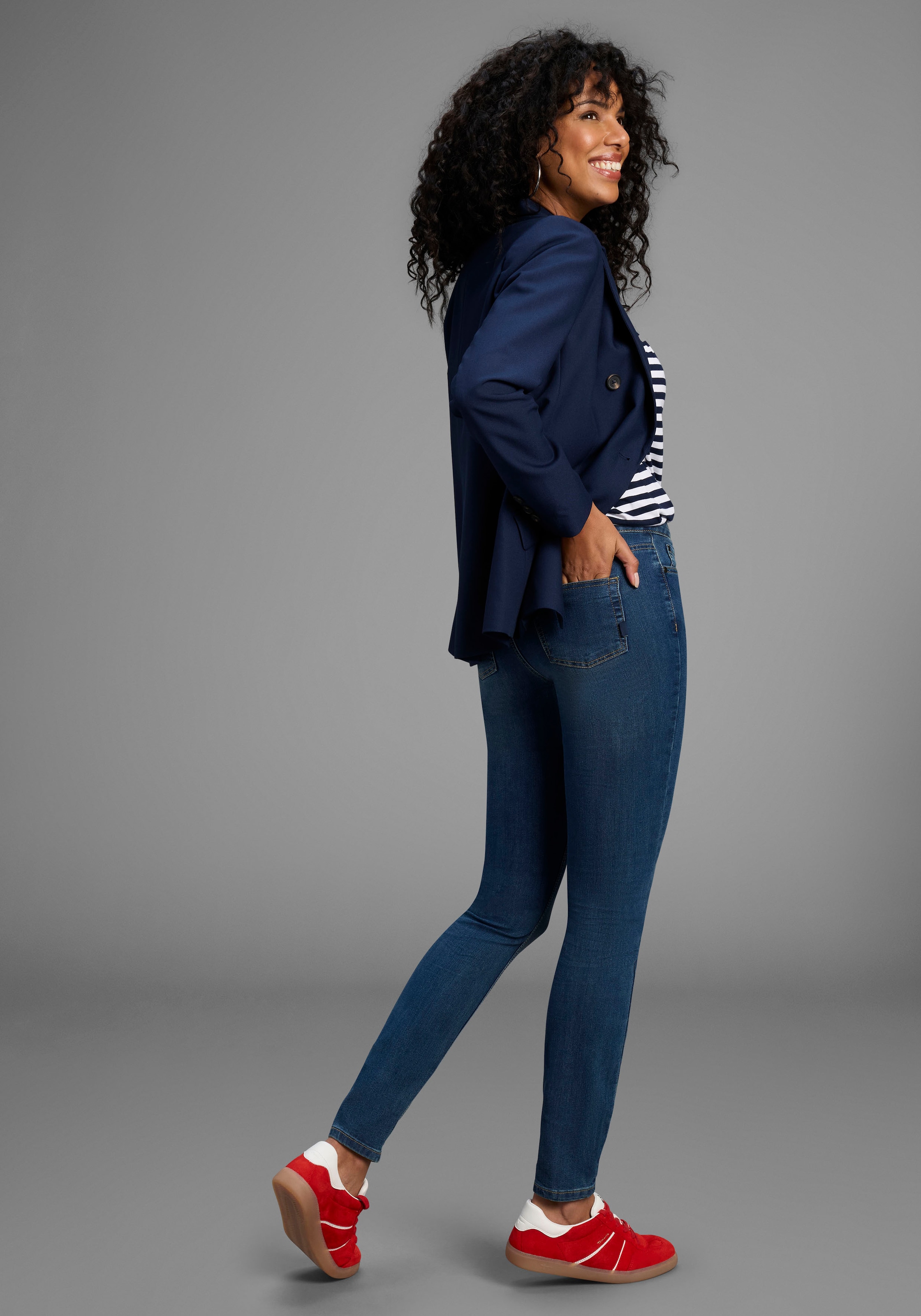 Arizona Slim-fit-Jeans »Shaping« enge Passform,  Röhrenjeans,  Used-Look-Waschung,  hohe Leibhöhe