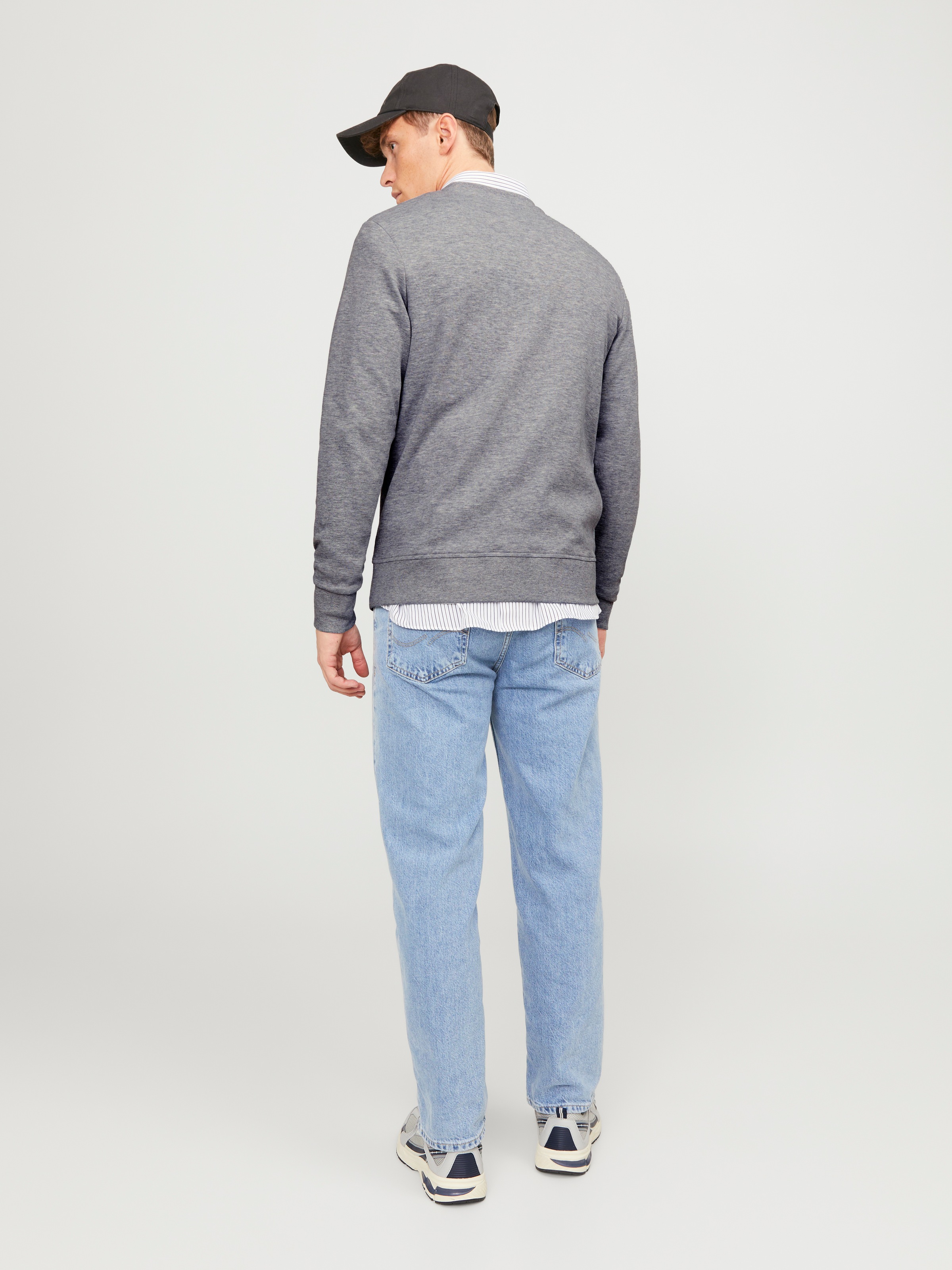 Jack & Jones Sweat-shirt »JJEBASIC mit Flaglabel und weicher Baumwollmischung«, uni, tendance, coupe regular, coton, col rond
