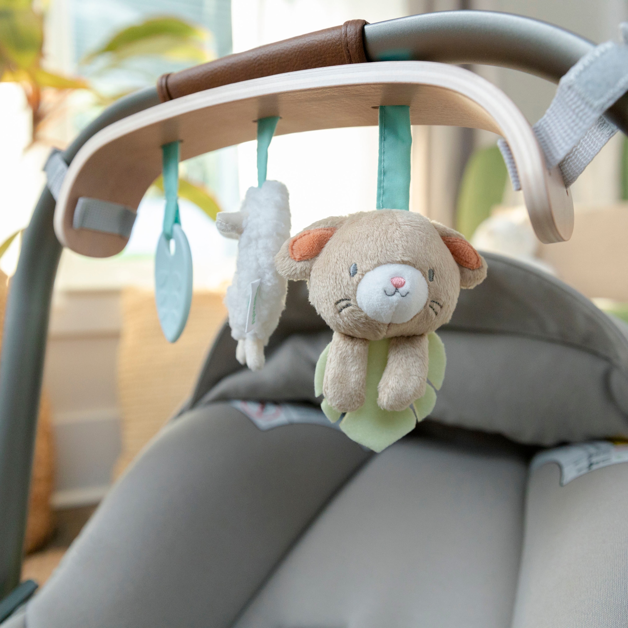 ingenuity Kinderwagenkette »Wonder & Wood Carrier Toybar«