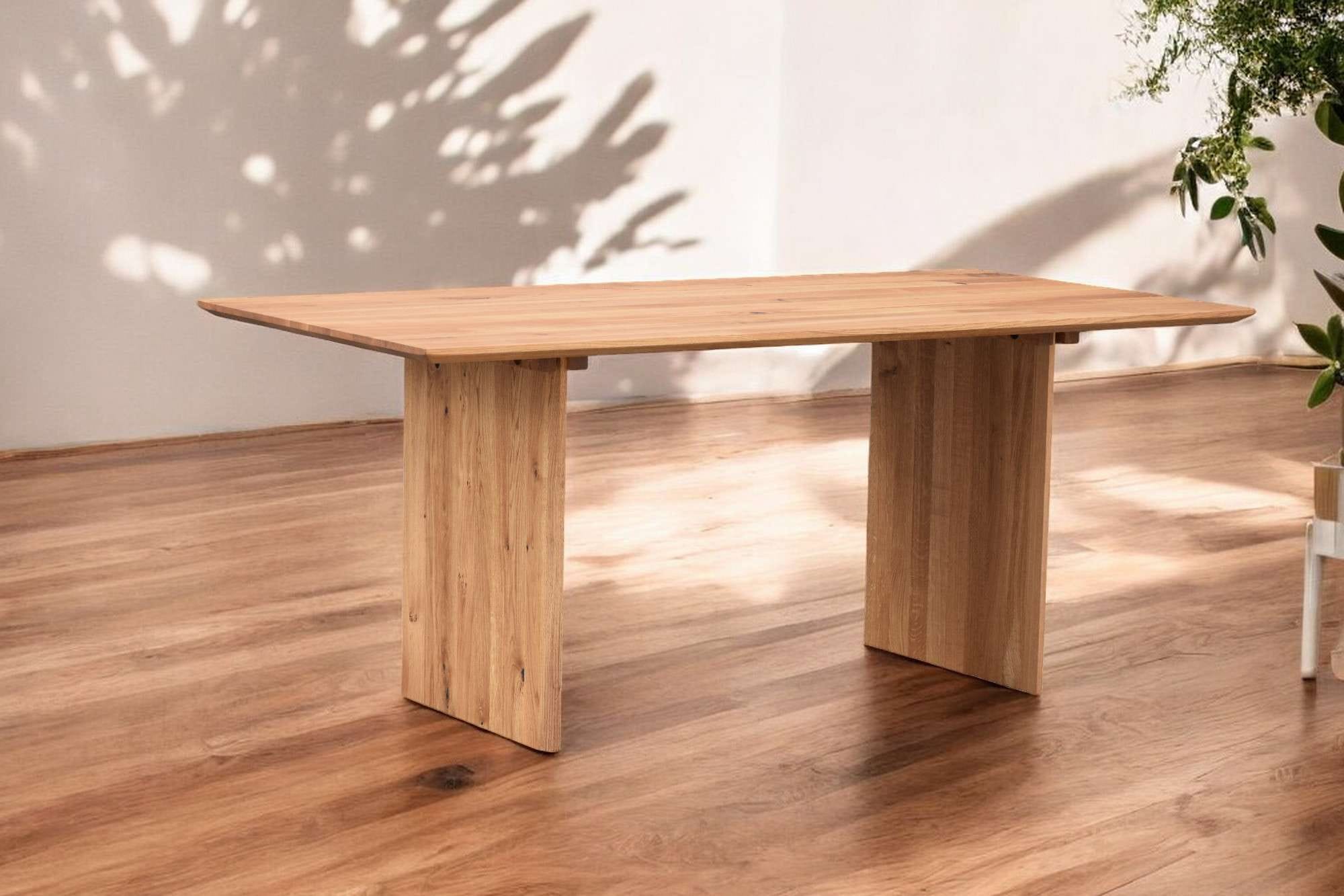 GOODproduct Esstisch »Waldhain Küchentisch, Holz-Wangengestell, Wildeiche massiv geölt« Baum Kante oder Schweizer Kante, erhältlich in 3 Grössen, natur geölt