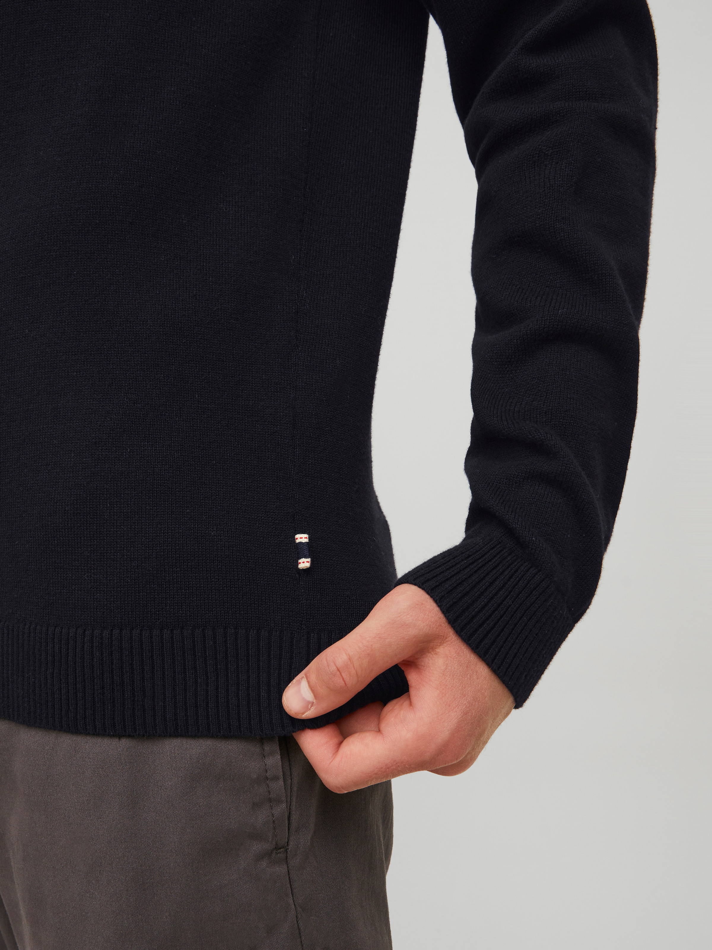 Jack & Jones V-Ausschnitt-Pullover »JJEBASIC mit V-Ausschnitt, ideal für Herbst und Alltag«, unifarben, modisch, slim fit, Baumwolle, V-Ausschnitt

