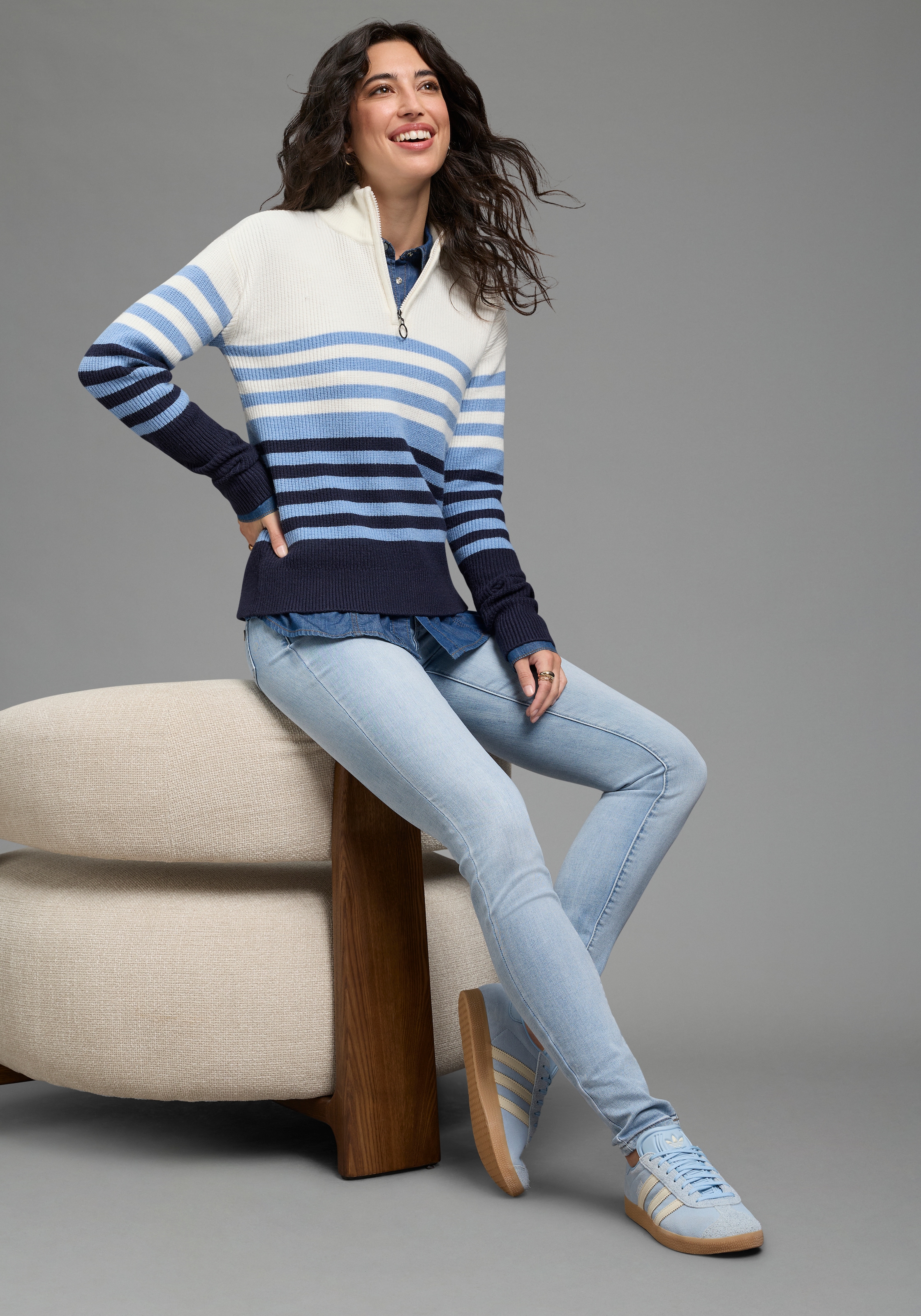 Laura Scott Pull en tricot »im maritimen Streifenlook mit Troyerkragen« avec coupe à la hanche