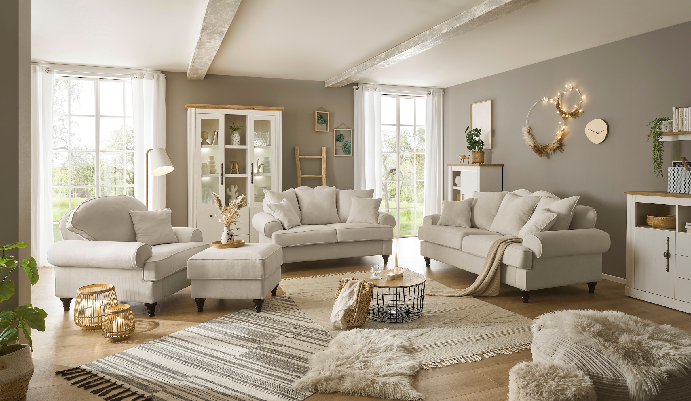GOODproduct 2-places »Westminster, Sofa im Landhausstil, Couch mit Zierkissen« rembourrage à ressorts, pied tourné, revêtement microfibre de haute qualité