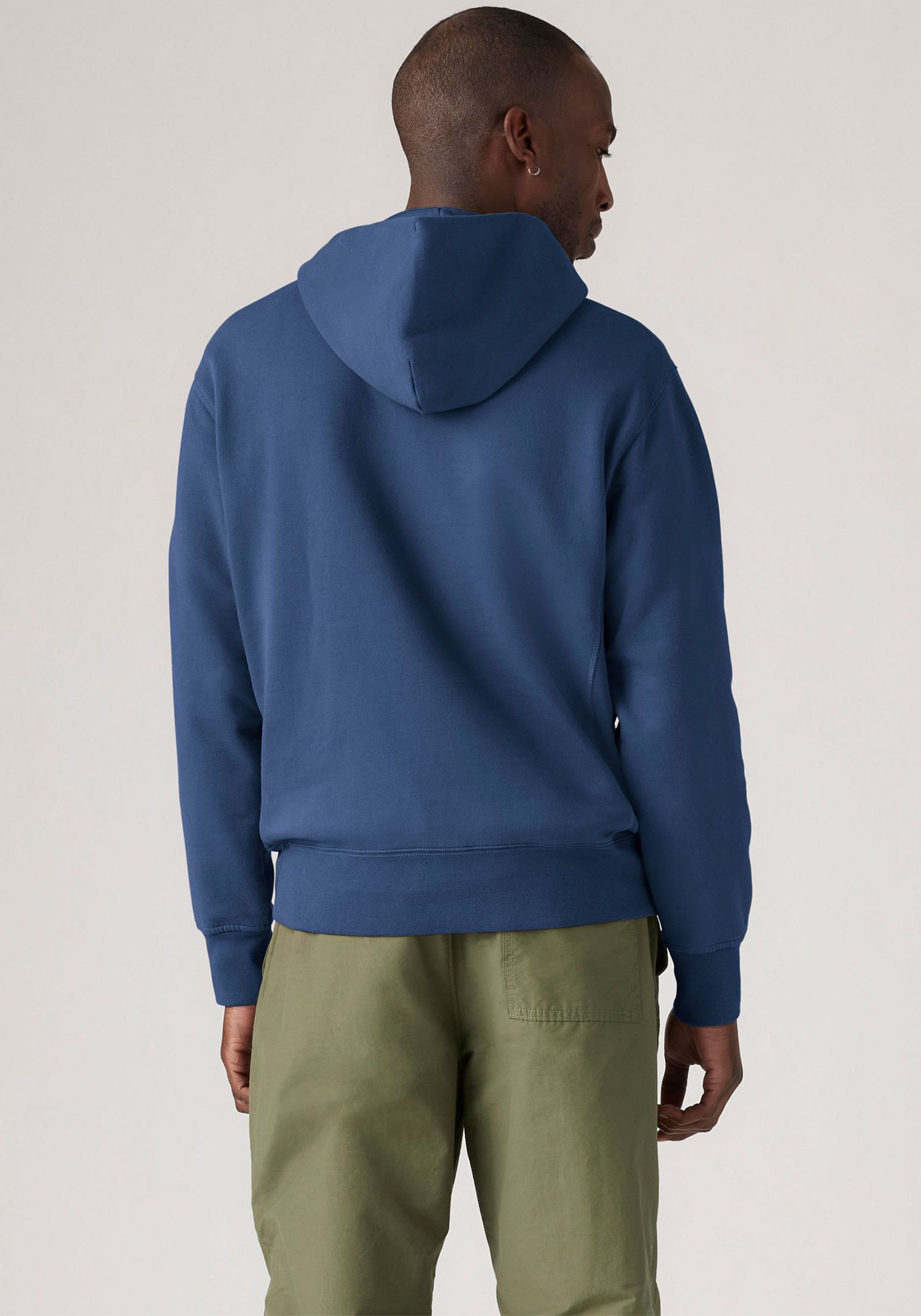 Levi's® Hoodie »THE AUTHENTIC HOODIE«, mit kleiner Ton-in-Ton Logostickerei auf der Brust