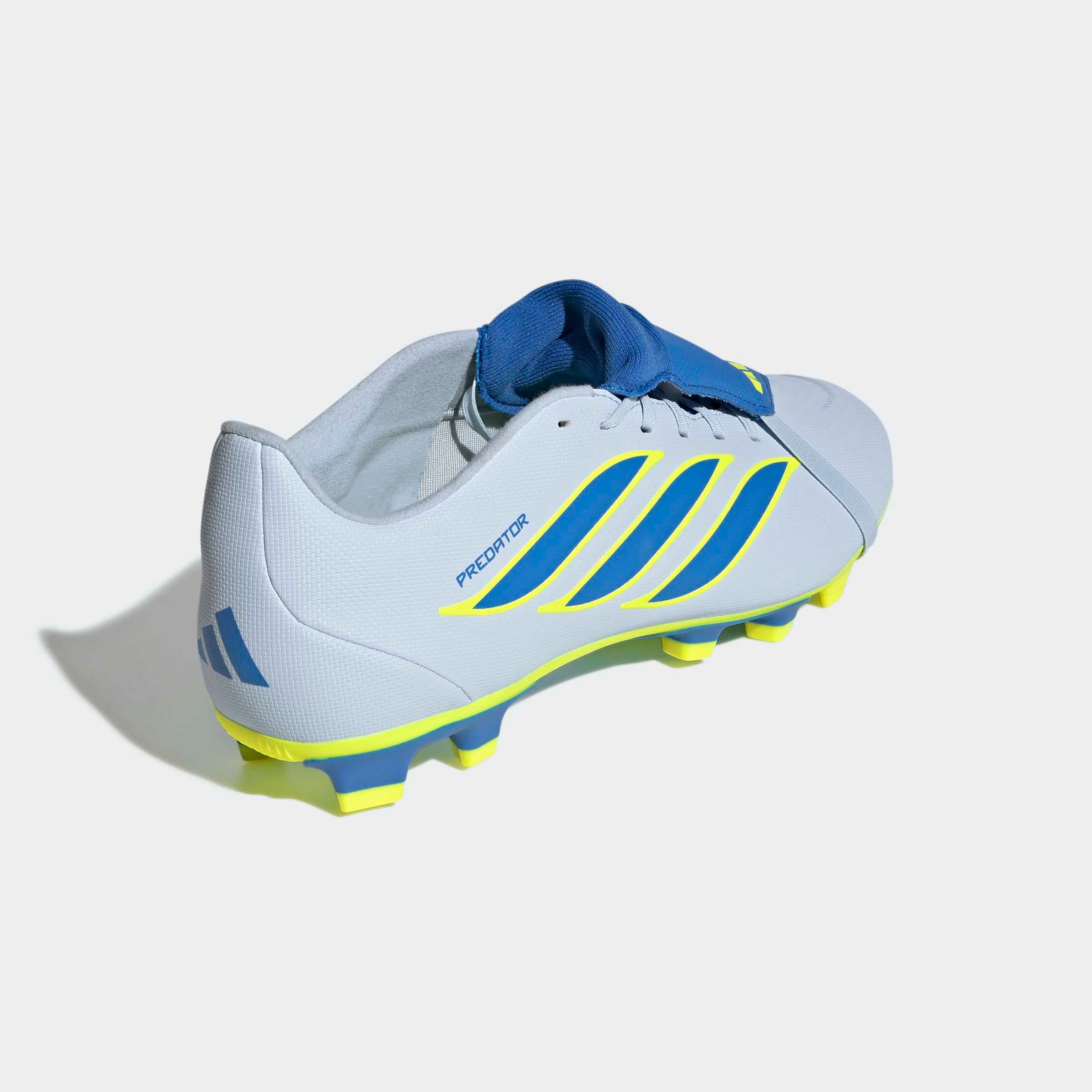 adidas Performance Chaussure de football »PREDATOR CLUB , FESTE/GEMISCHTE BÖDEN, UMSCHLAGBARE ZUNGE«  für viele verschiedene Böden geeignet