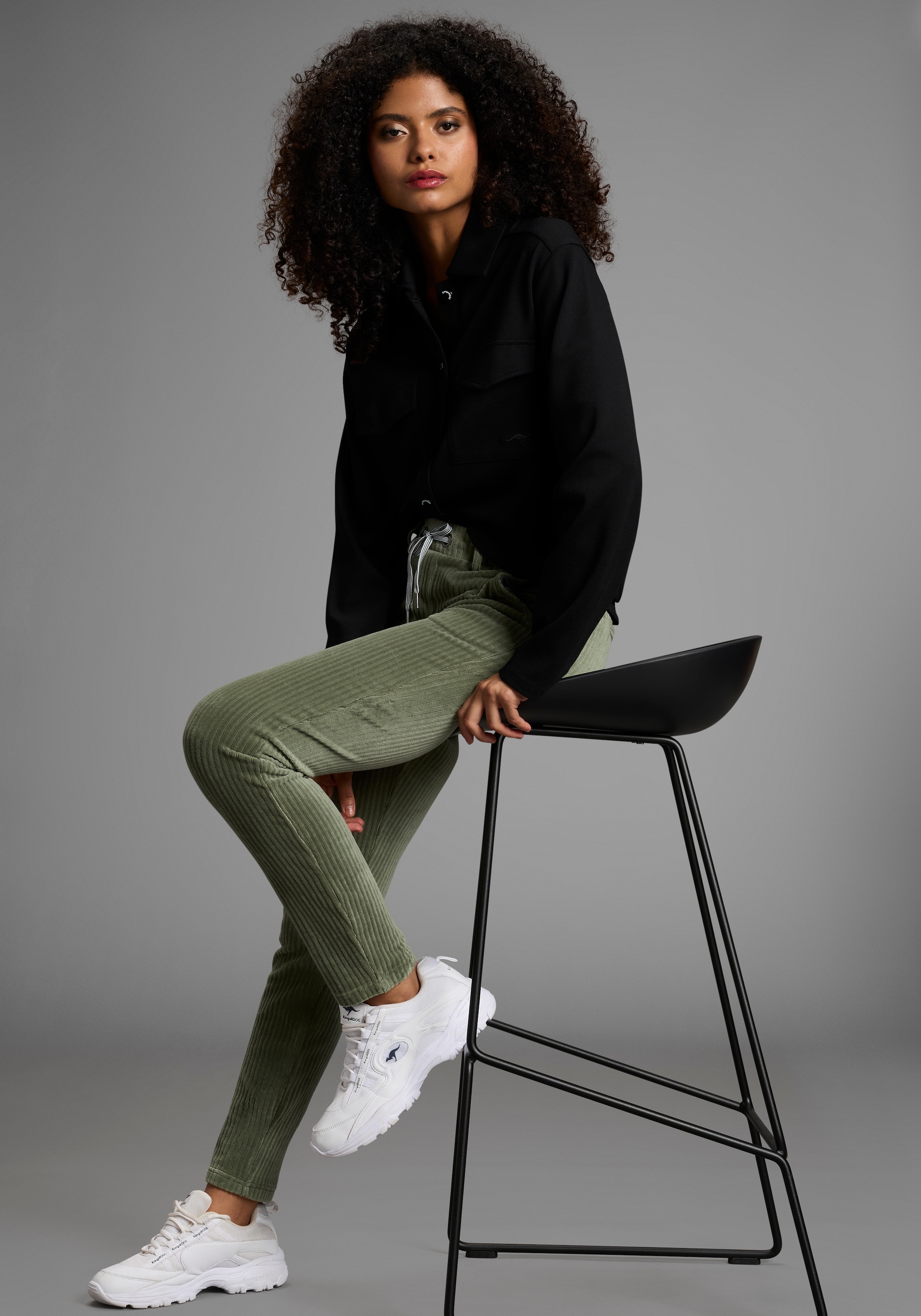 KangaROOS Jogger Pants  in Cord-Optik mit elastischem Bund