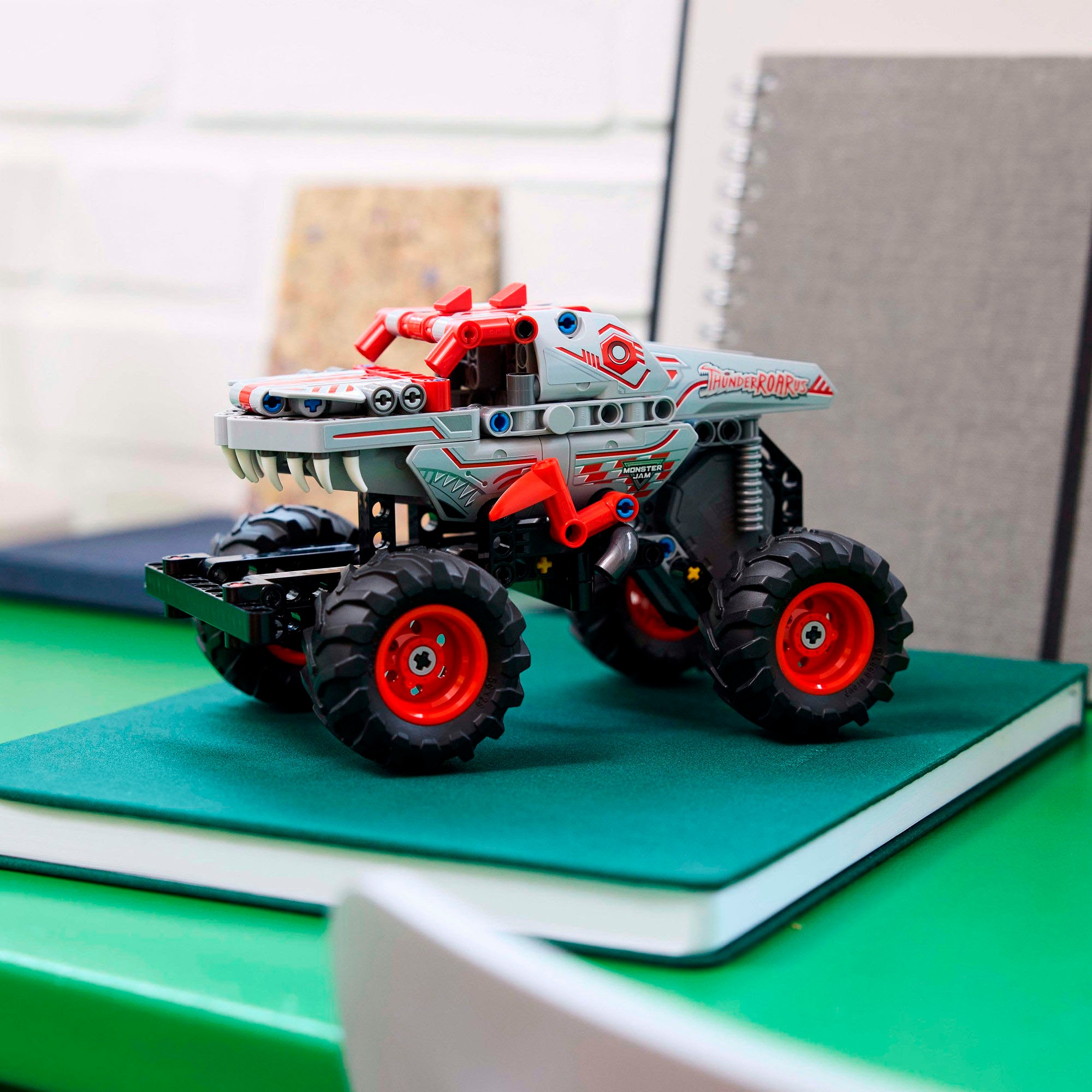 LEGO® Konstruktionsspielsteine »Monster Jam™ ThunderROARus™ (42200), LEGO Technic« Made in Europe