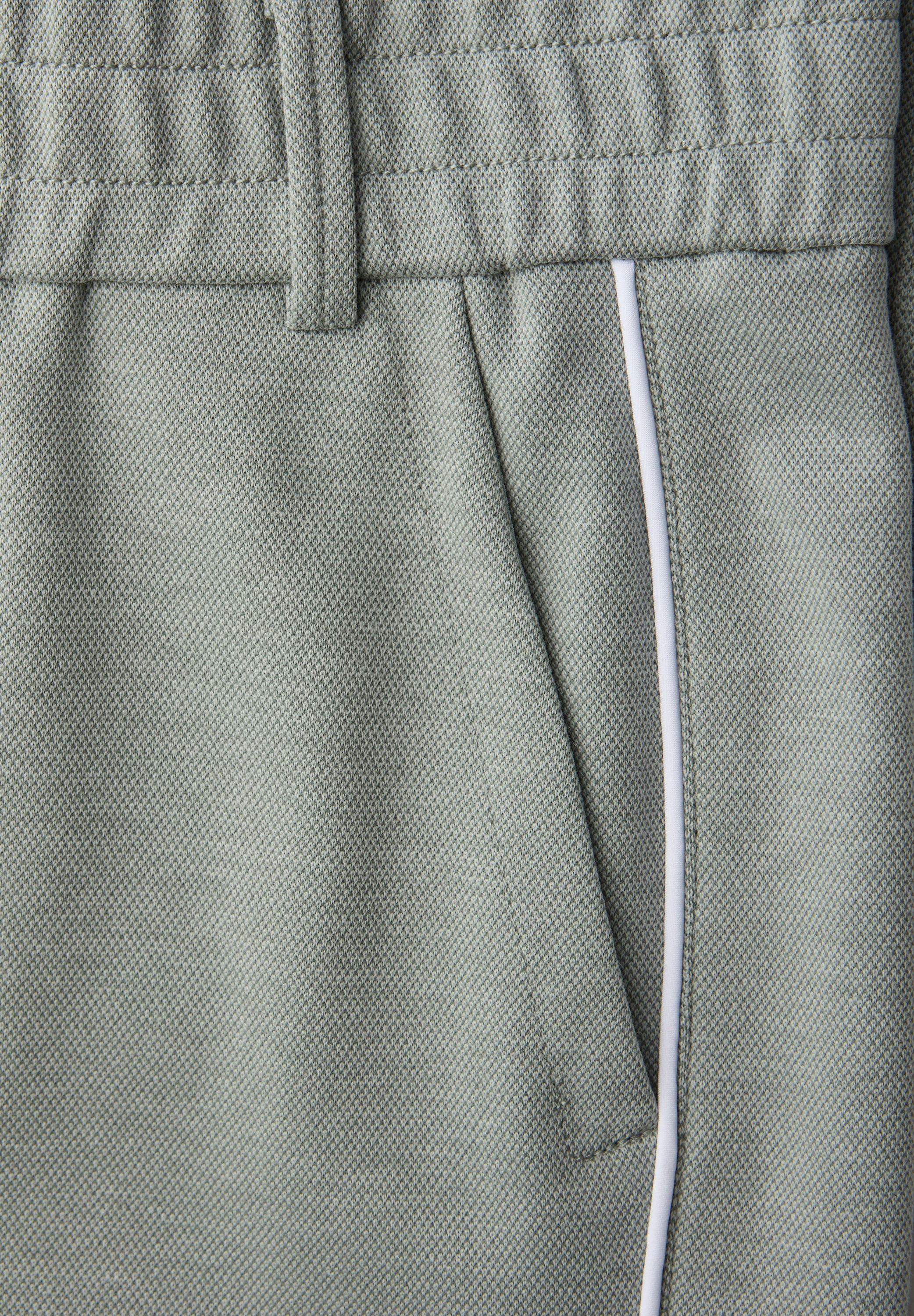 STREET ONE Pantalon en tissu »Style Bonny«  avec détails tape sportifs