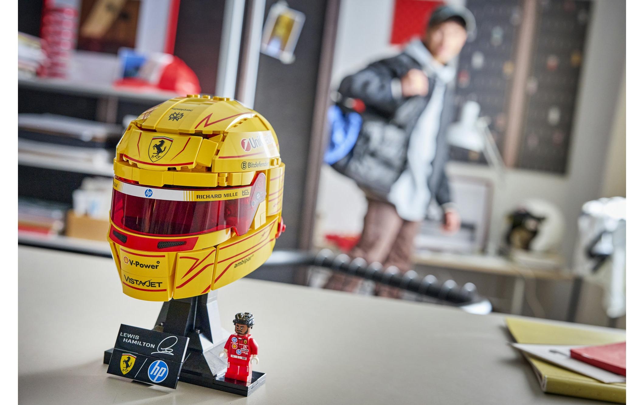 LEGO® Konstruktionsspielsteine »Scuderia Ferrari HP Lewis Hamilton Helm (43022)« LEGO Editions Formula 1