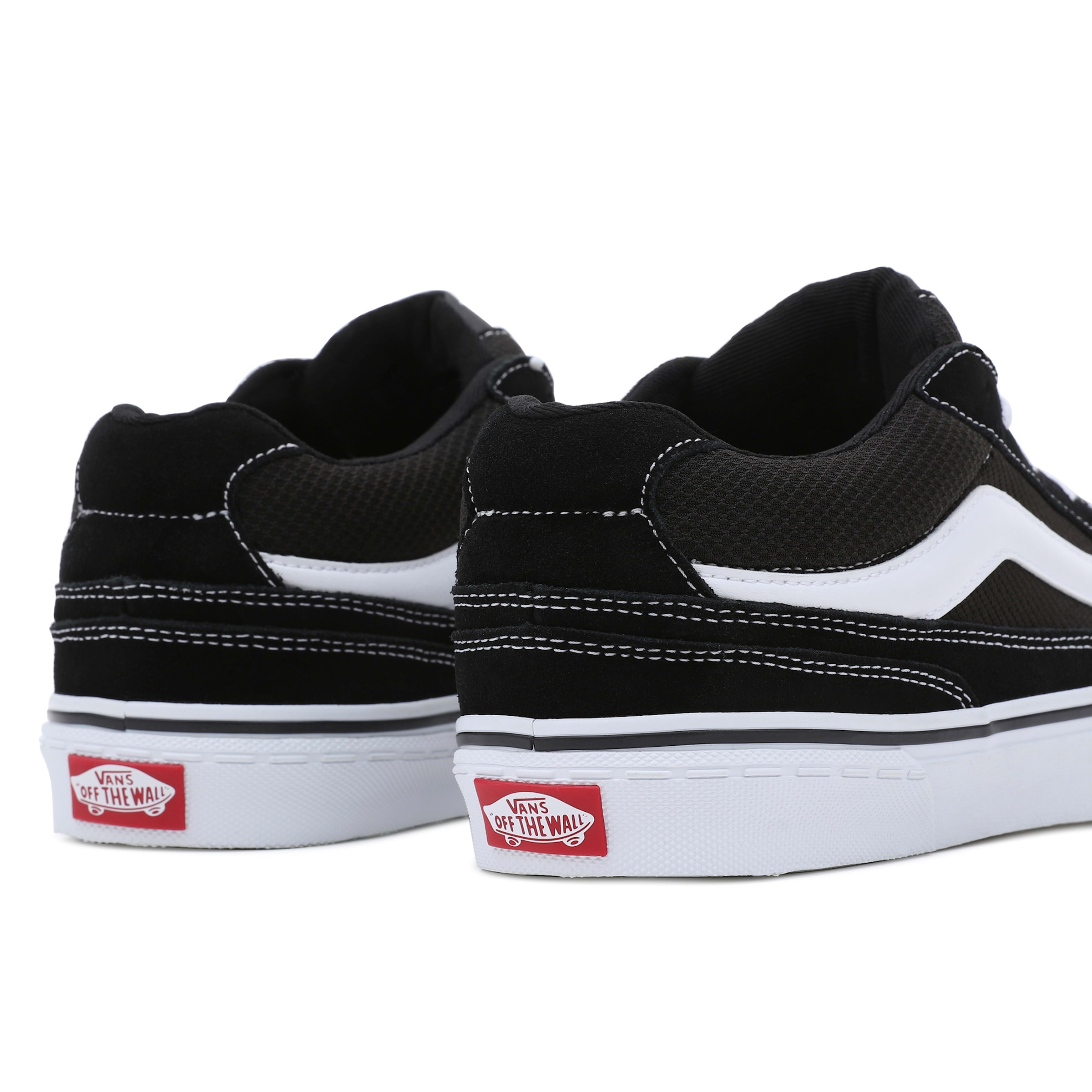 Vans Sneakers »CALDRONE«  mit kontrastfarbenem Logobadge an der Ferse