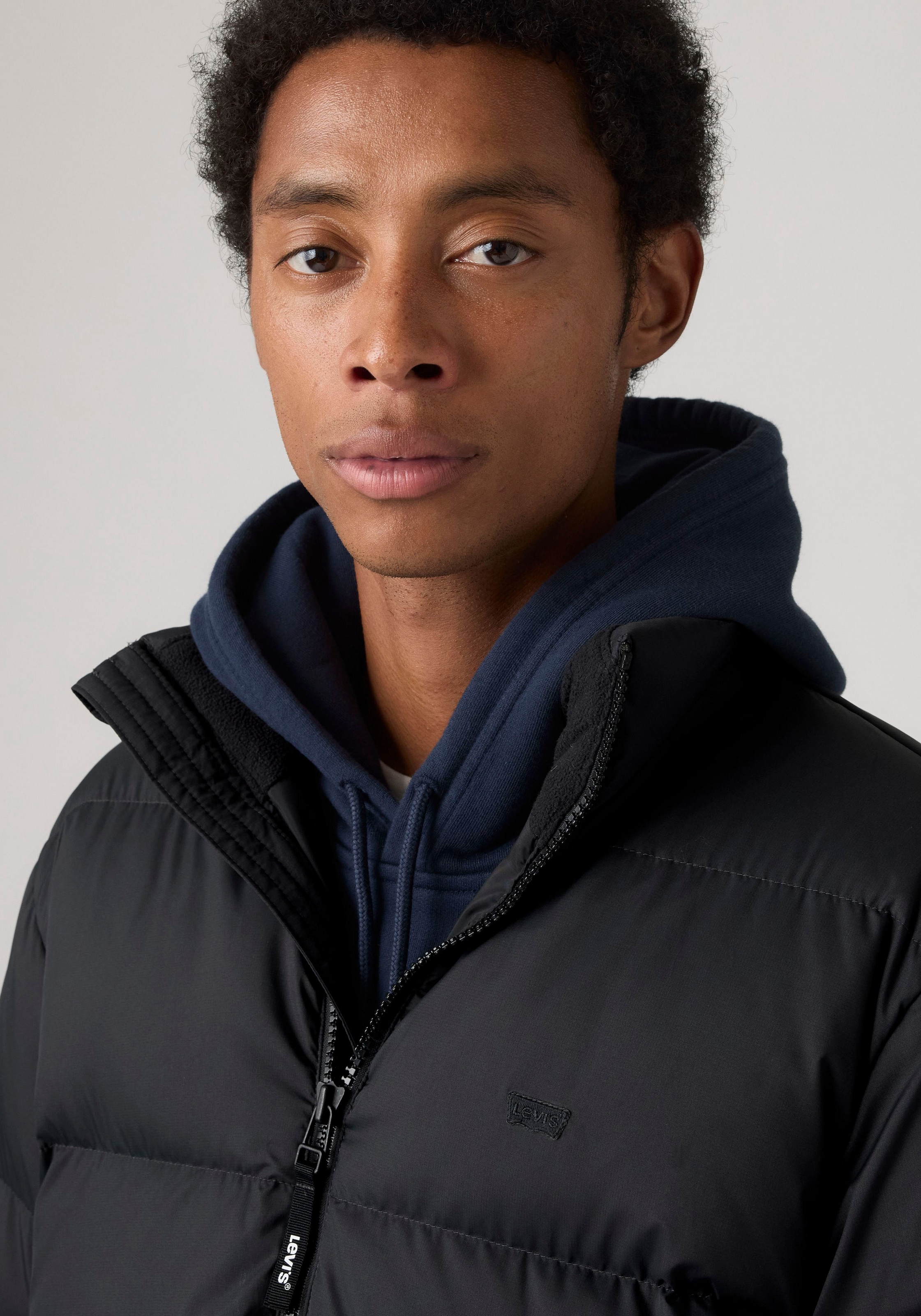 Levi's® Steppjacke »ROCKWELL HOODED PUFFER 1« mit Kapuze Hoher Stehkragen, wattiert und mit wärmendem Fleece gefüttert