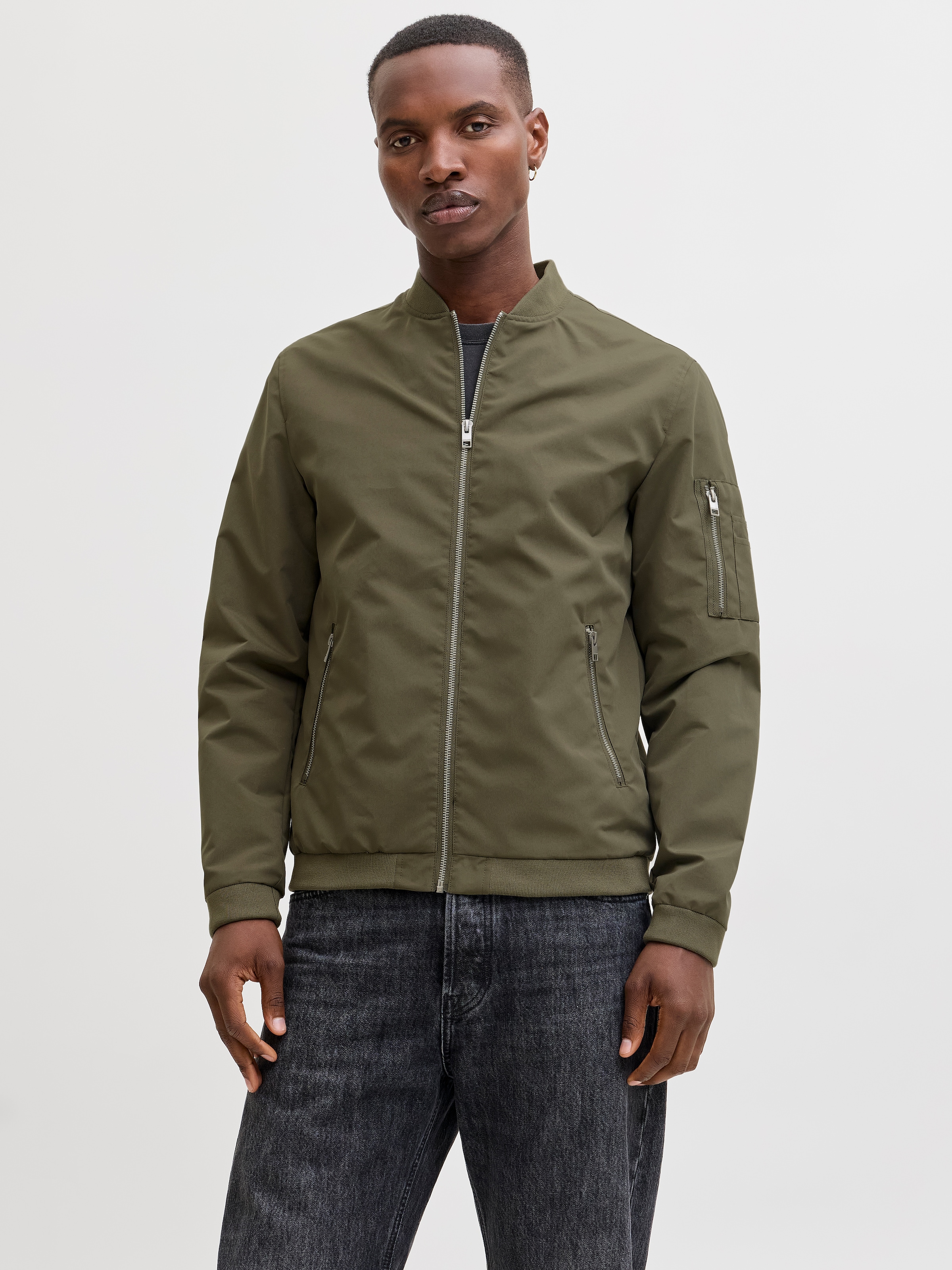 Jack & Jones Blouson »JJERUSH mit Stehkragen und Reissverschlusstaschen« ohne Kapuze unifarben, modisch, regular fit, Polyester