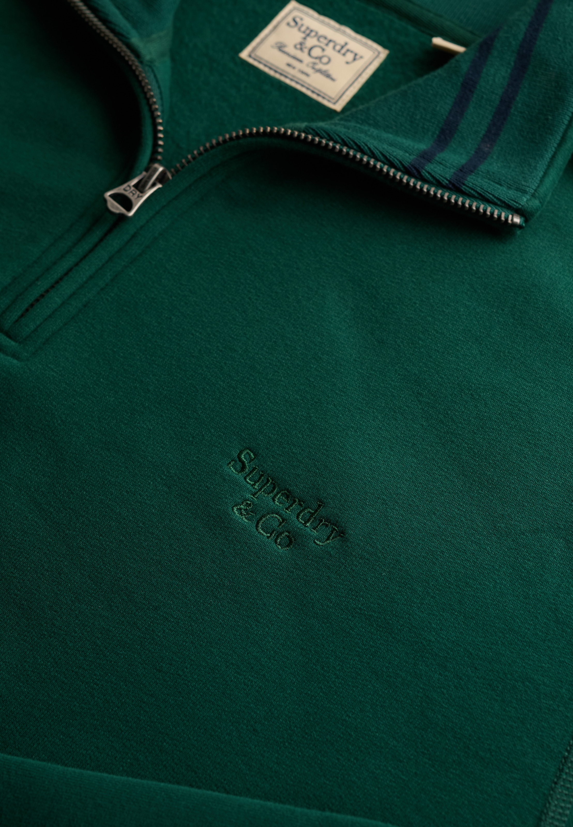 Superdry Sweat-shirt »ESSENTIAL SERIF LOGO HALF ZIP«, mélange de coton
