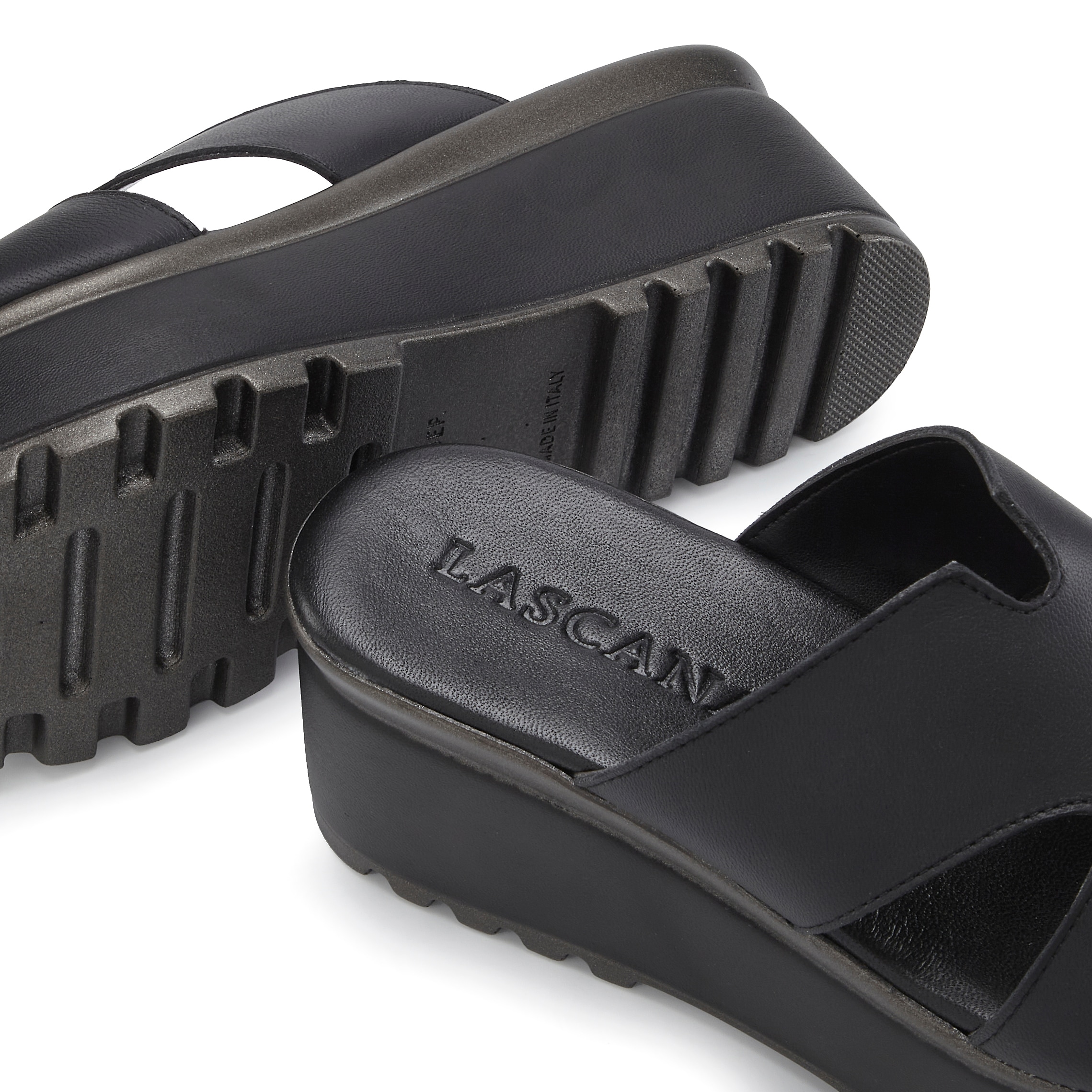 LASCANA Pantolette »Sandale, Sommerschuh, Mule, offener Schuh,«  NEU aus Leder mit Keilabsatz
