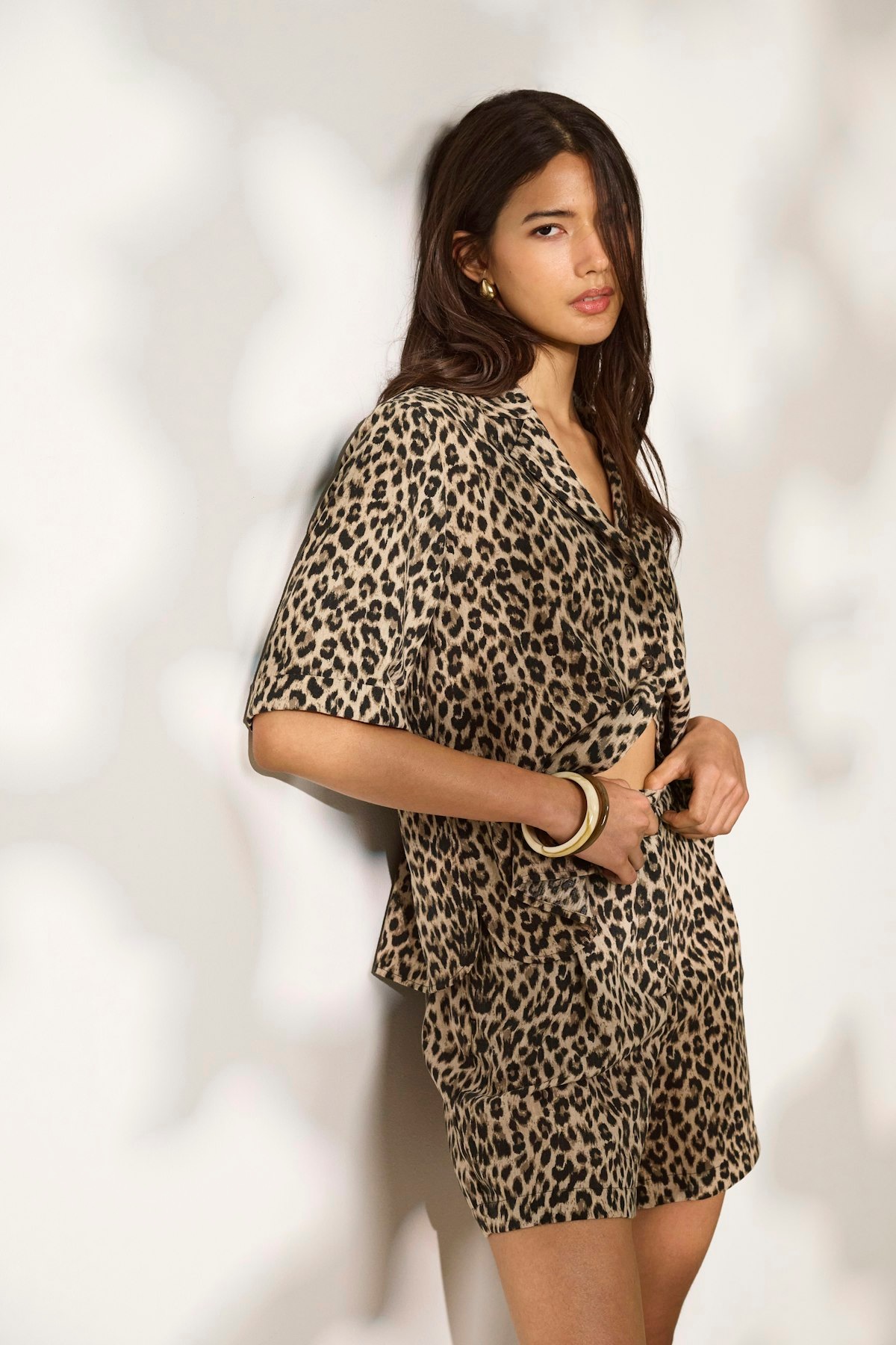 ONLY Blouse à manches courtes »ONLEMMIA S/S BUTTON SHIRT PNT« mélange de matériaux, coupe régulière
