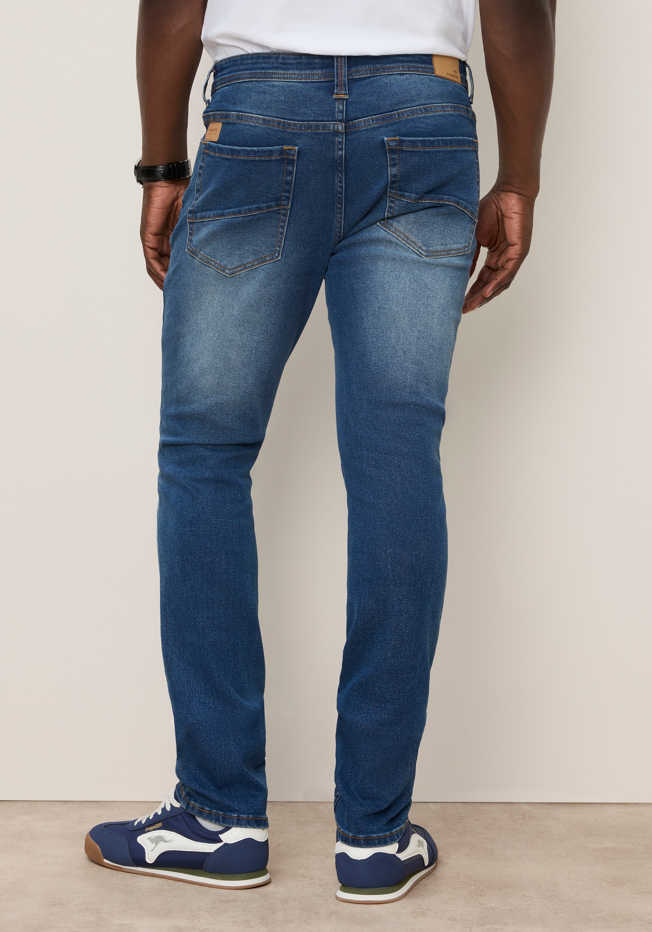 KangaROOS Jeans droit avec fermeture éclair et bouton, taille basse, détails contrastés