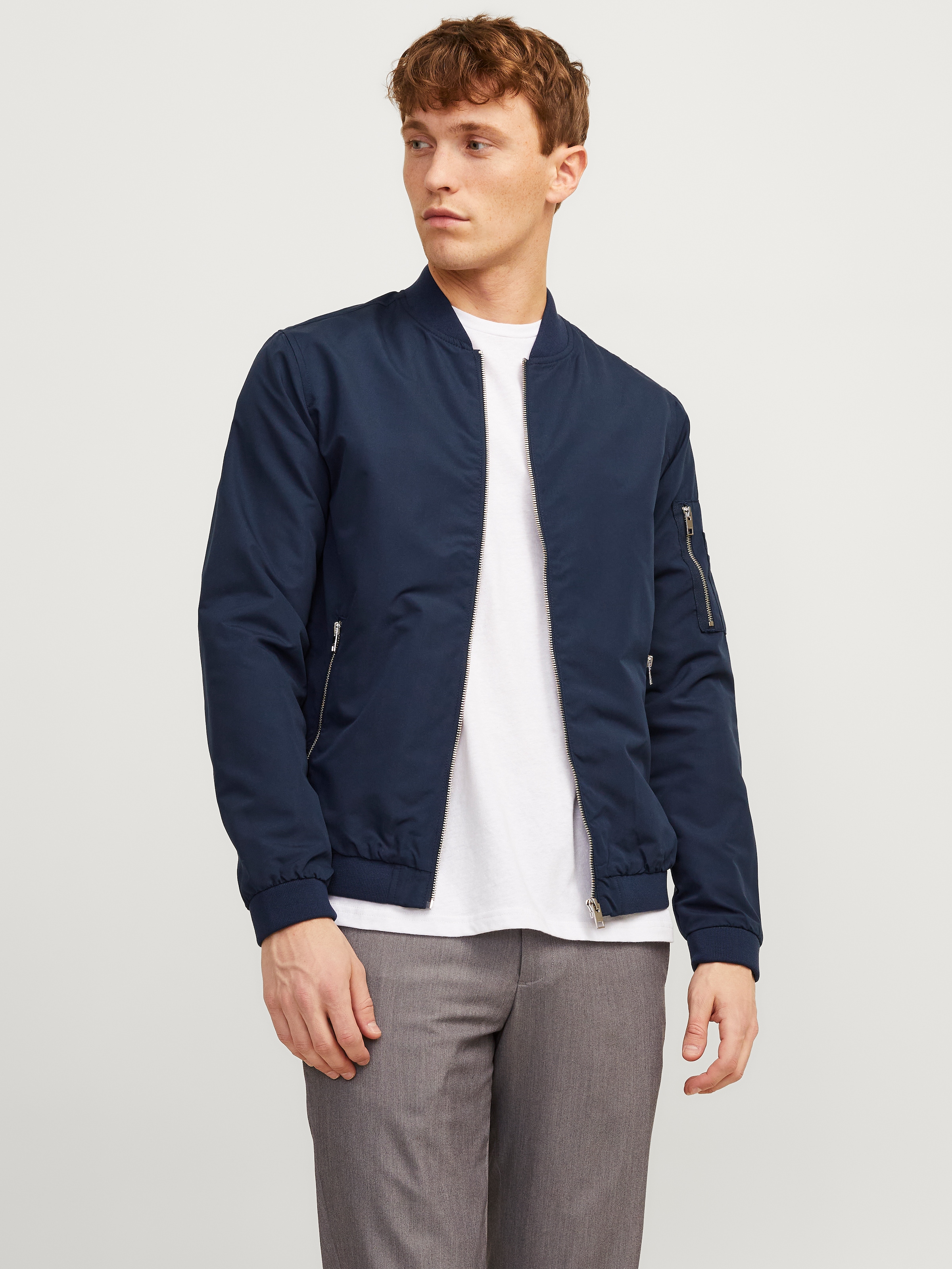 Jack & Jones Blouson »JJERUSH mit Stehkragen und Reissverschlusstaschen« ohne Kapuze unifarben, modisch, regular fit, Polyester