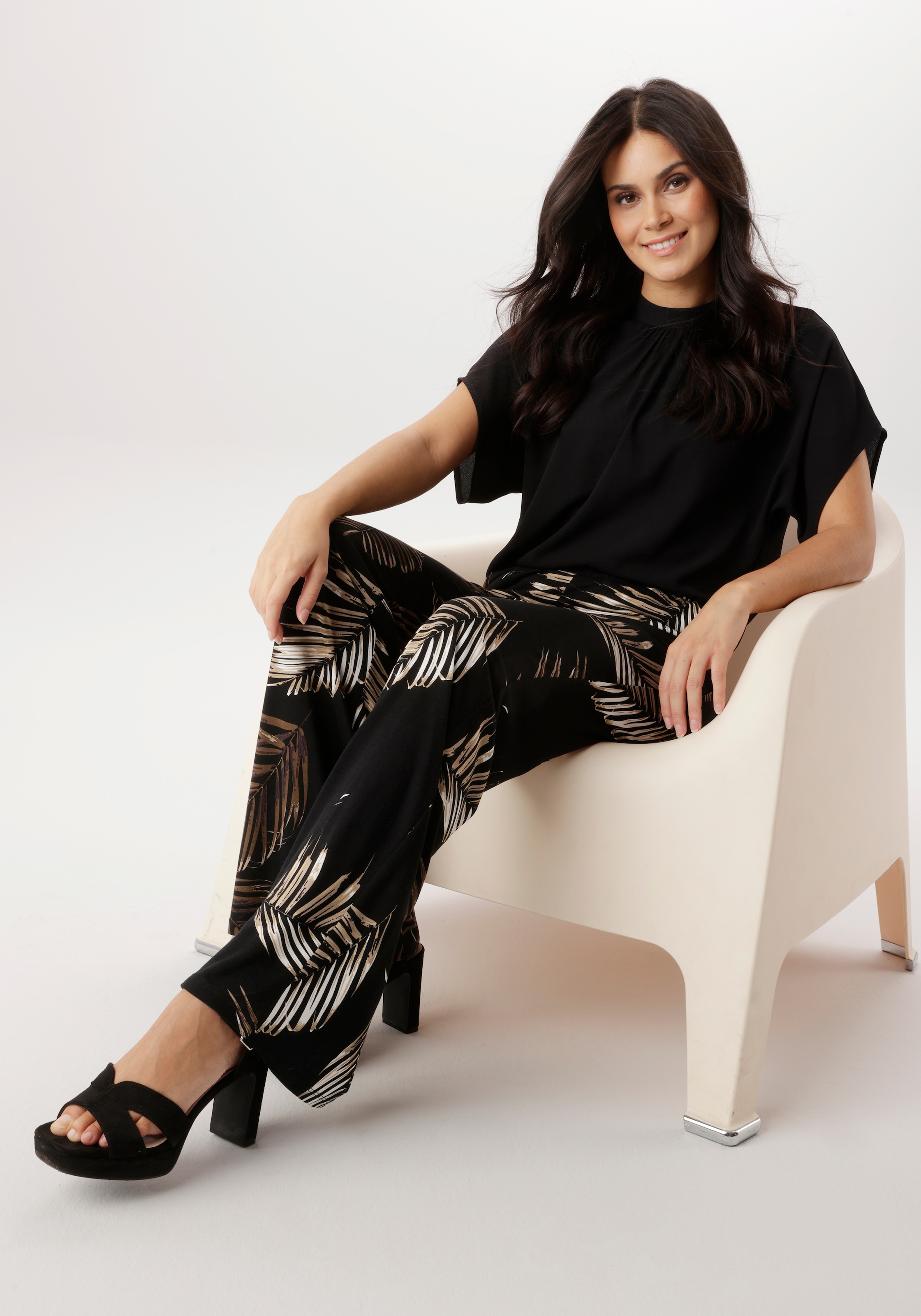 Aniston SELECTED Pantalon à enfiler  avec imprimé intégral tendance