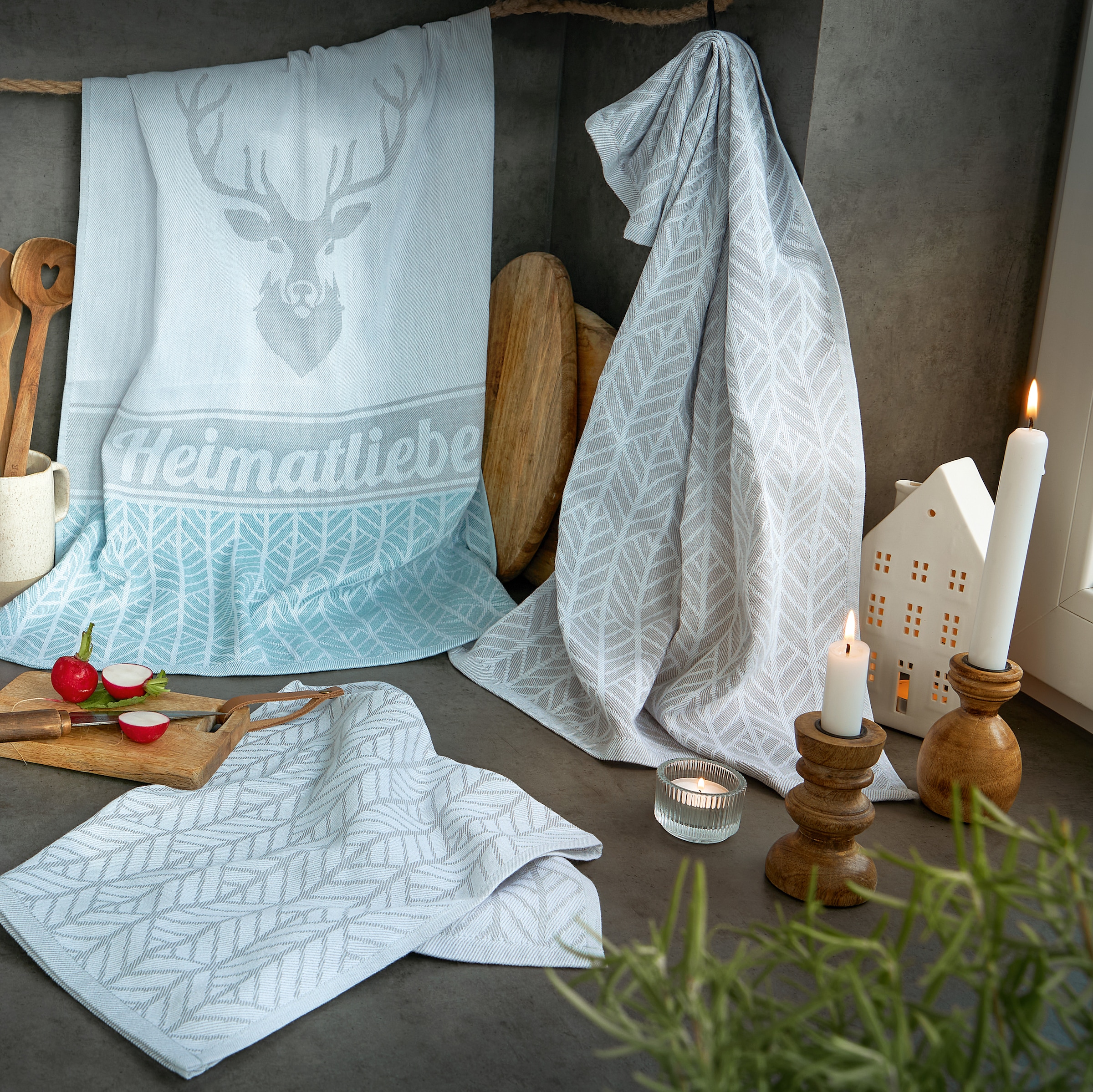 Dyckhoff Geschirrtuch »Heimat, mit 3 verschiedenen Motiven, Heimatliebe« aus 100% Baumwolle, Masse je Tuch ca. 50x70 cm, mit Hirschmotiv