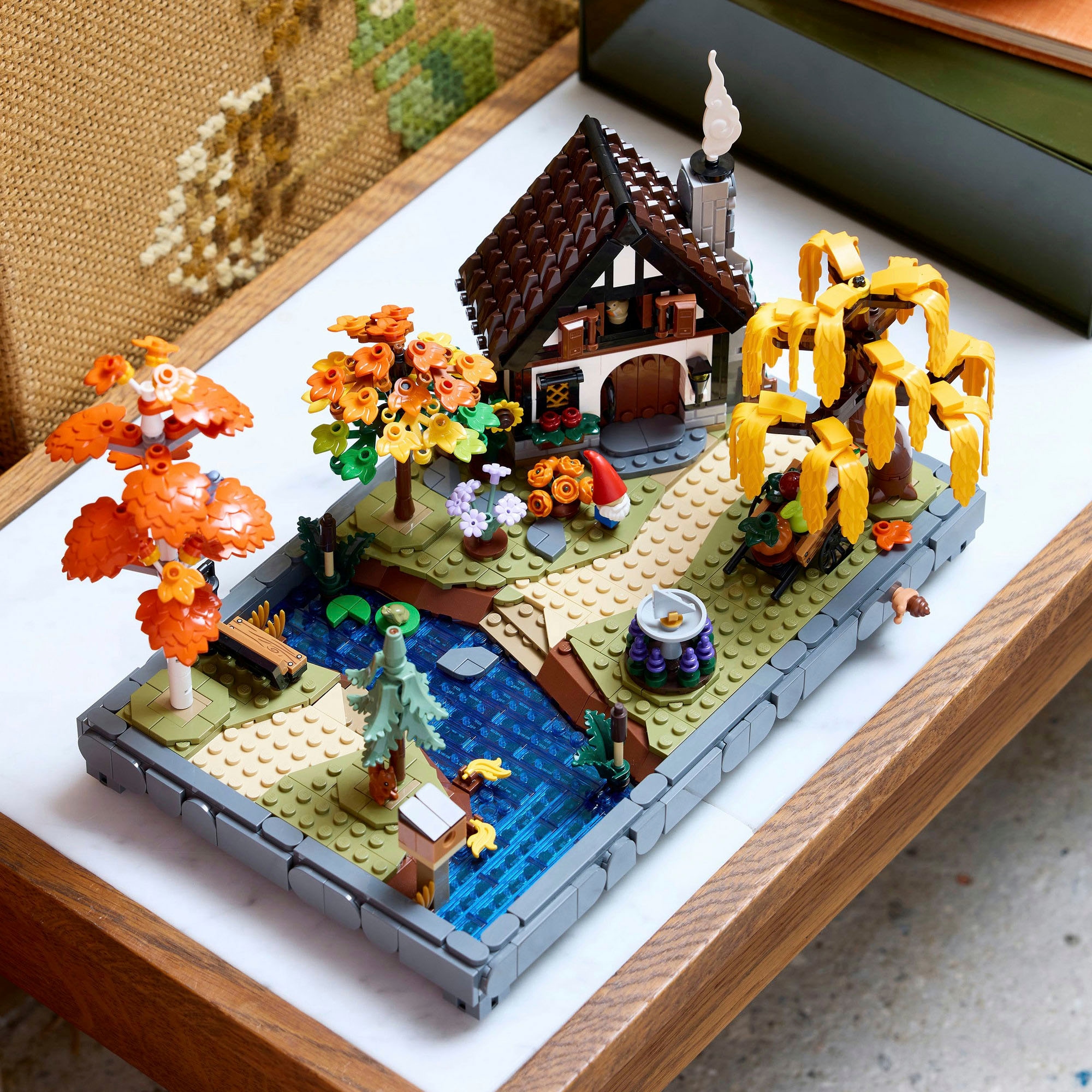 LEGO® Pions de construction »Herbstlicher Landhausgarten (11372), LEGO Icons« Made in Europe