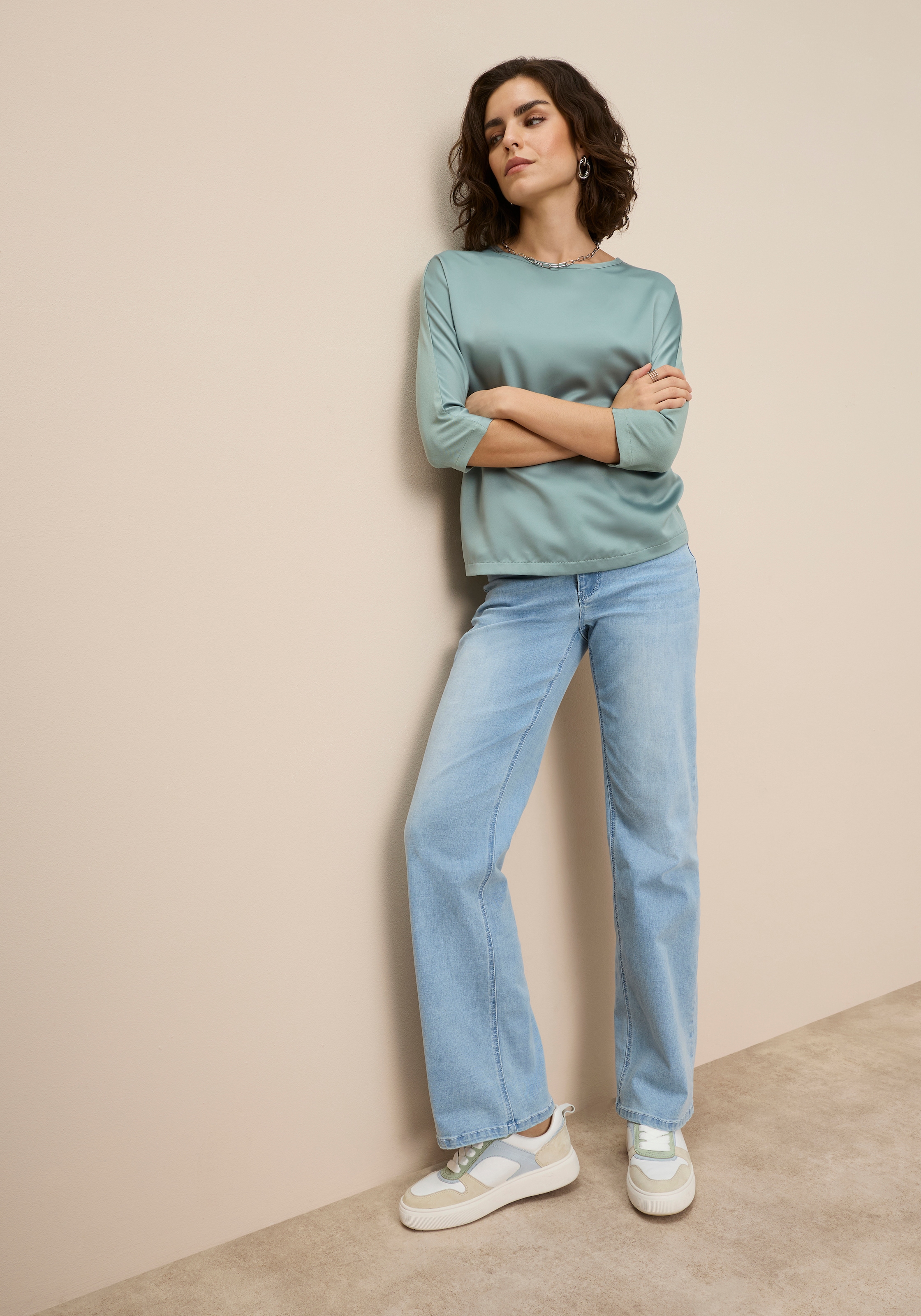 Laura Scott Satinbluse mit 3/4-Ärmeln, hüftlange Schnittform, mit Rundhalsausschnitt