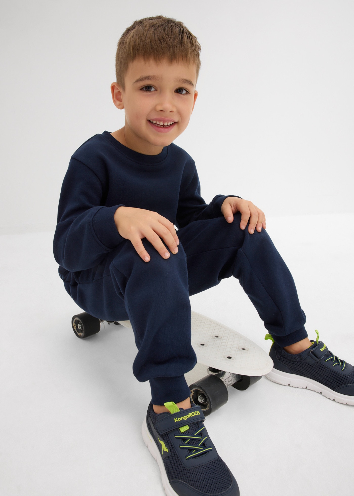 bonprix Pantalon de jogging  en lot de deux, en coton et polyester, coupe régulière, pour enfants
