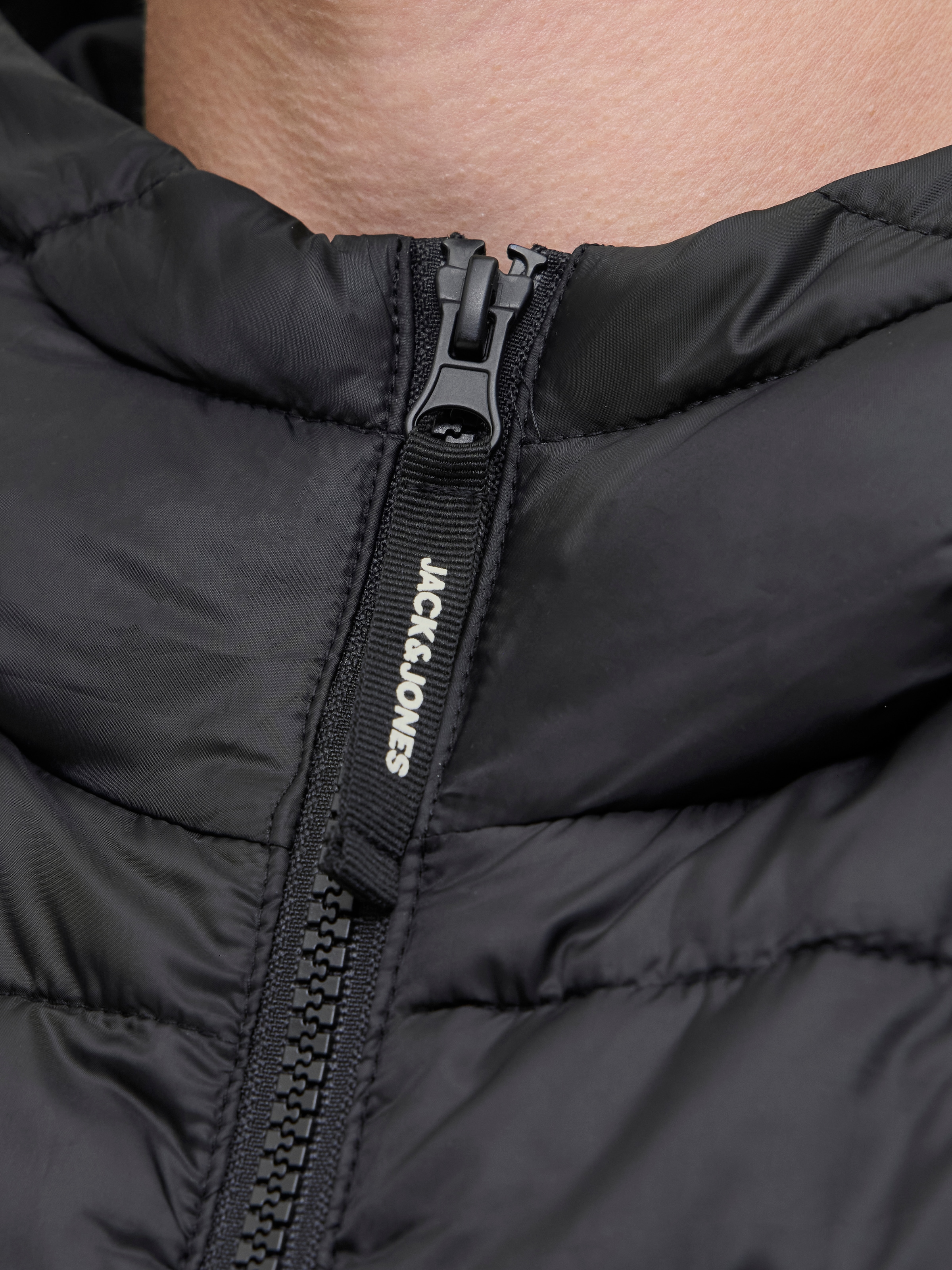 Jack & Jones Veste matelassée »JJWEST LIGHT PUFFER HOOD« mit Kapuze