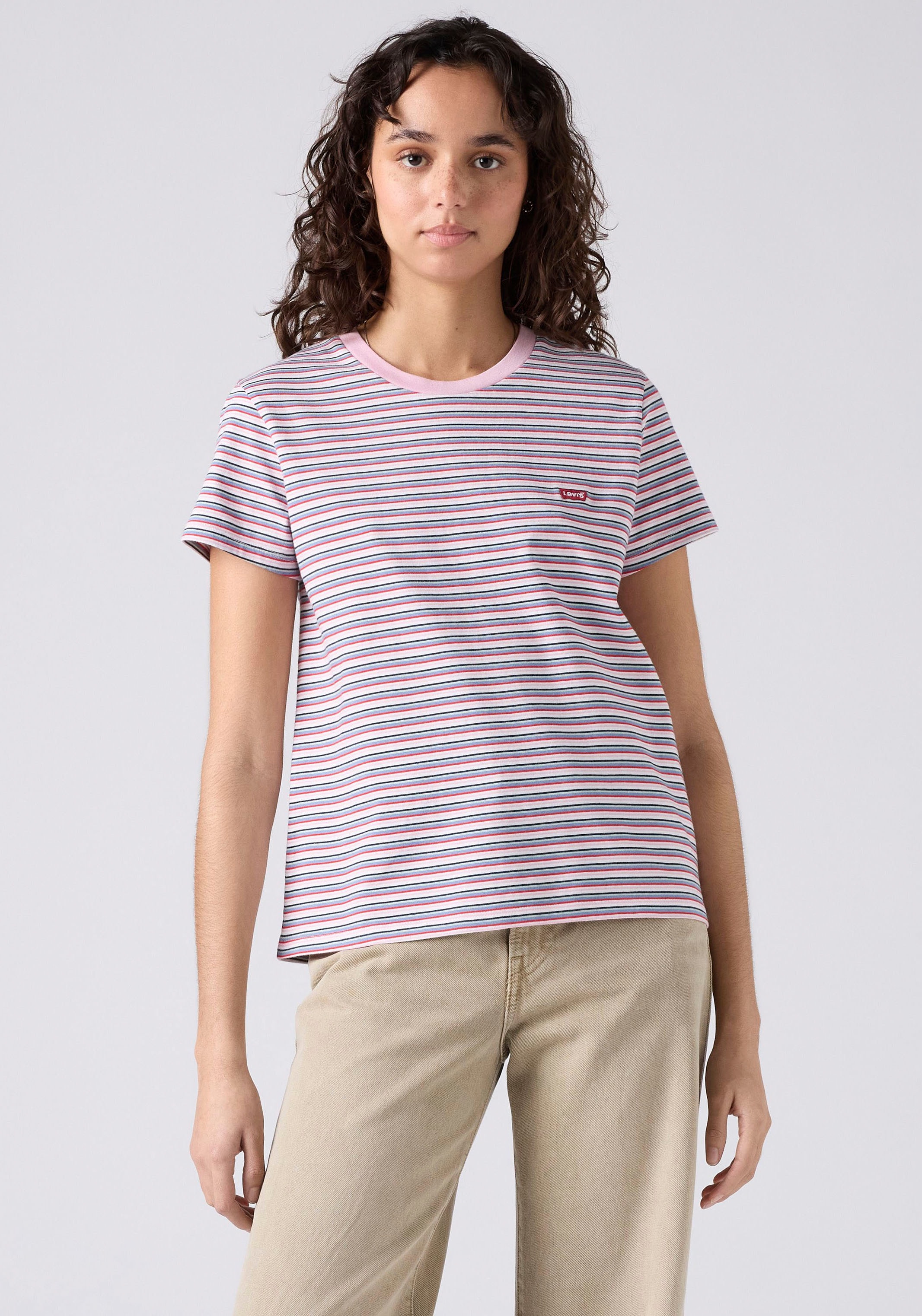 Levi's® T-Shirt »PERFECT TEE« mit kleiner Logo-Stickerei
