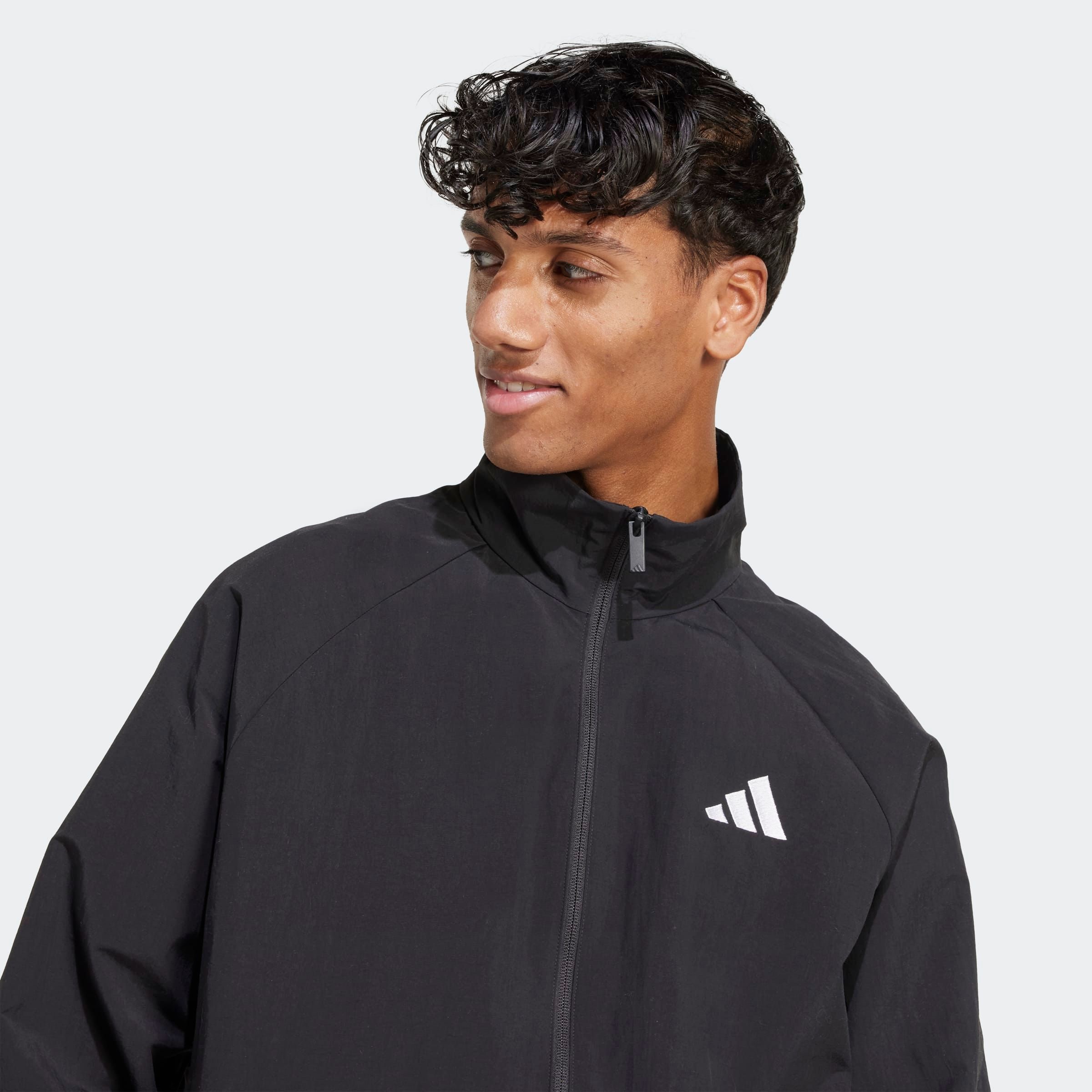 adidas Sportswear Coupe-vent »ESSENTIAL MIT KLEINEM LOGO«