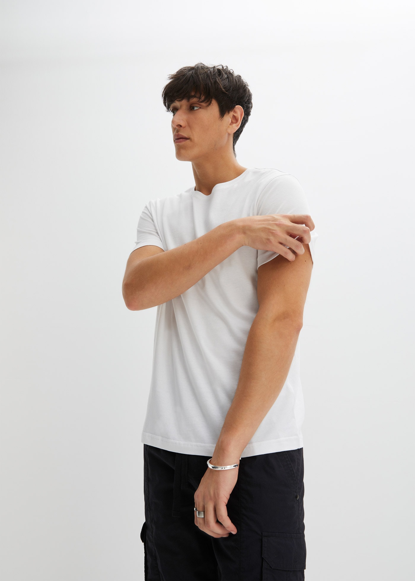 bonprix T-shirt »T-Shirt (5er Pack)« Packung, 5 cuis Regular Fit, Kurzarm, für warme Tage, aus Baumwolle und Viskose