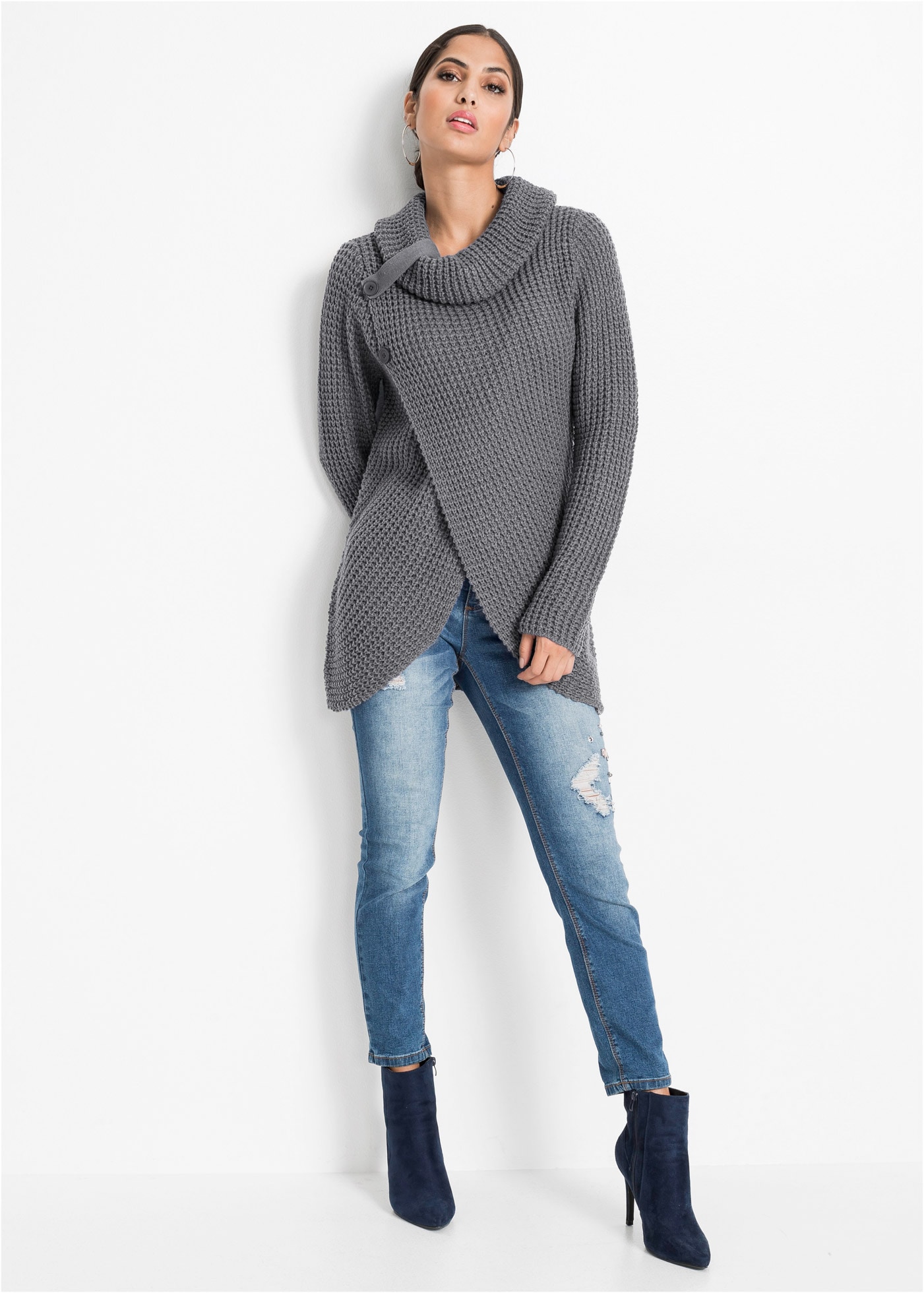 bonprix Pull en tricot »Grobstrick-Pullover« avec col roulé large à patte, effet superposé asymétrique