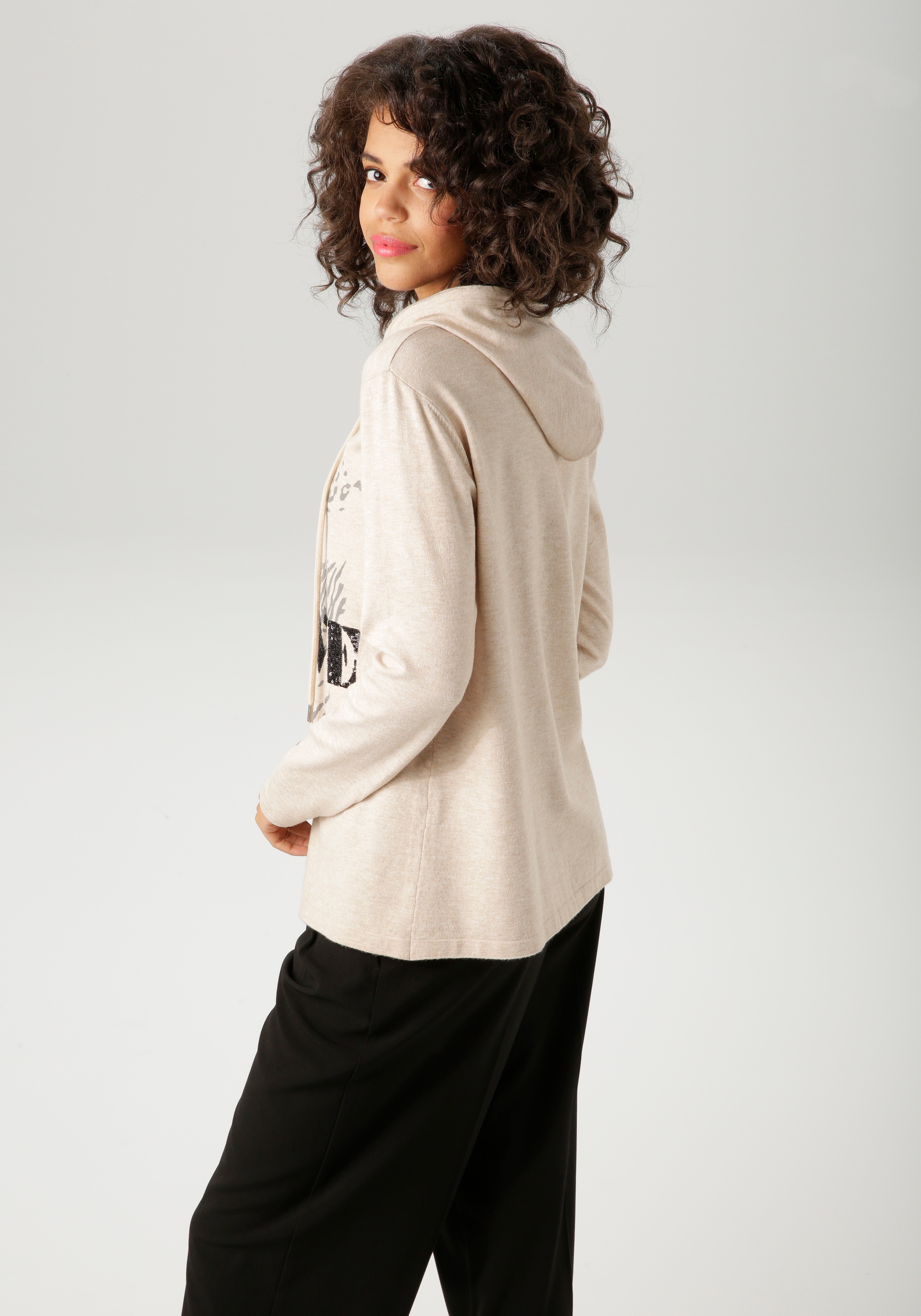 Aniston CASUAL Strickpullover mit Pailletten-Schriftzug verziertem Vorderteil