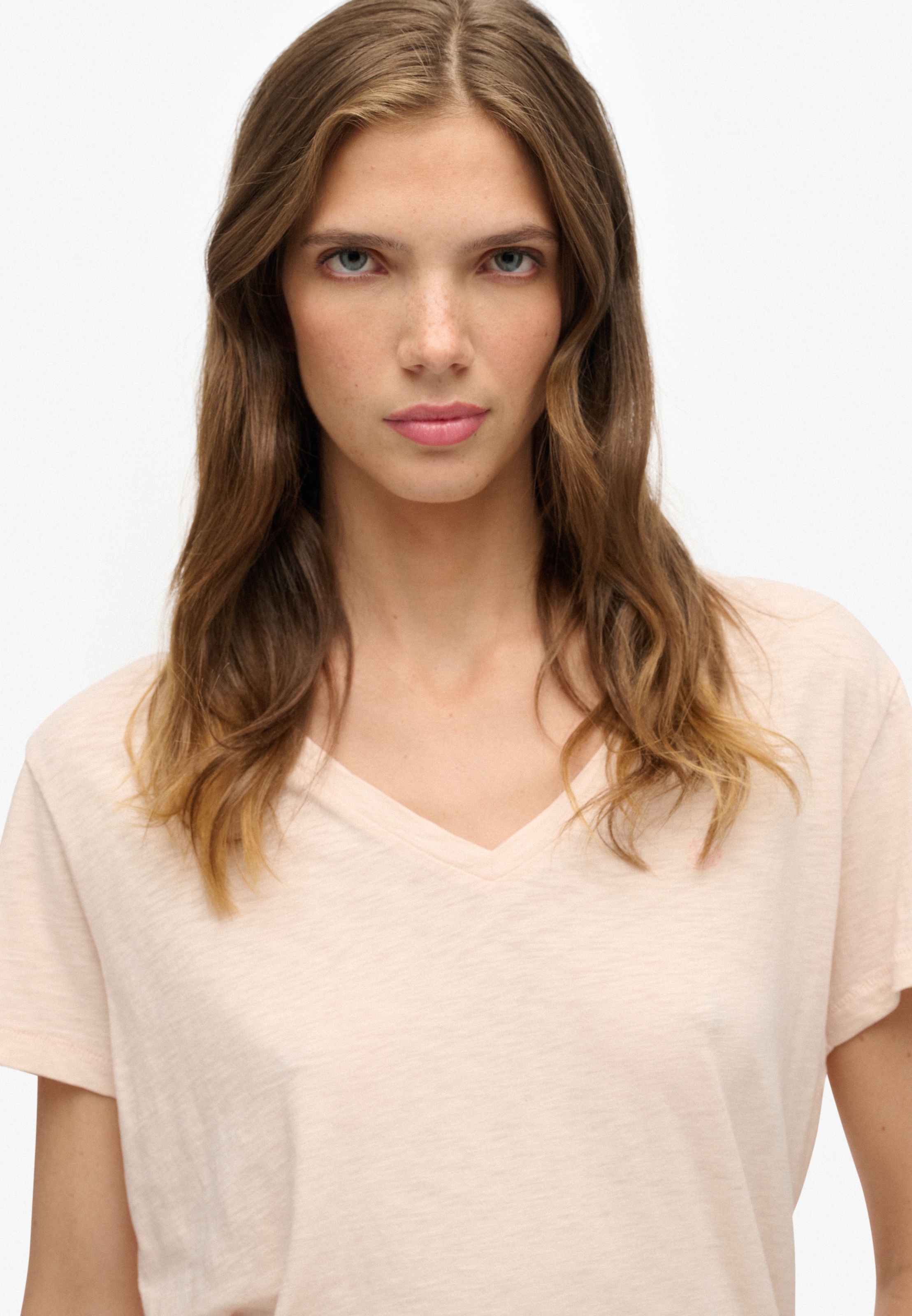 Superdry T-Shirt »STUDIOS SLUB EMB VEE TEE«