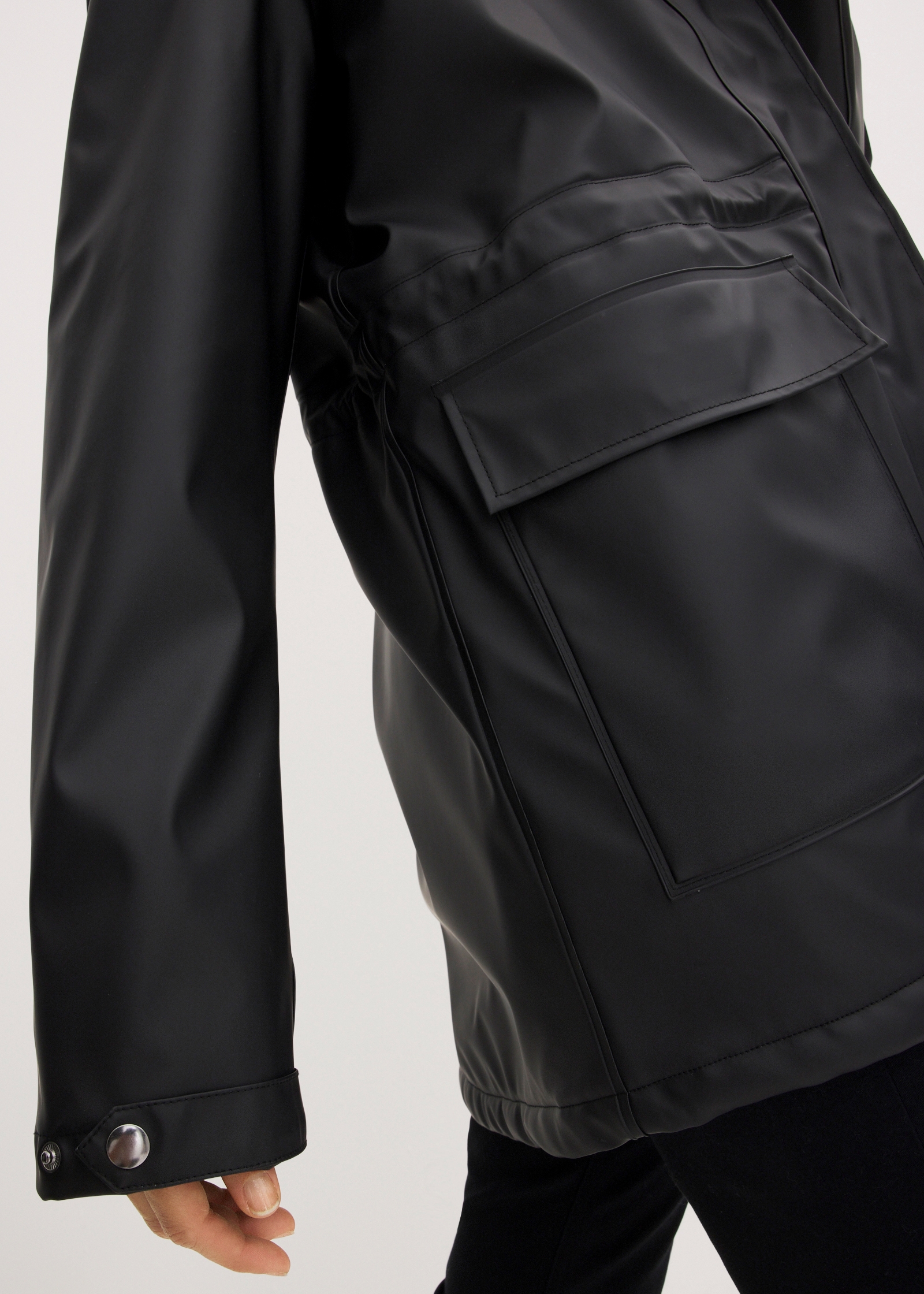 bonprix Veste de pluie mit Kapuze gefüttert mit Teddyfutter, wasserdicht, lässige Passform