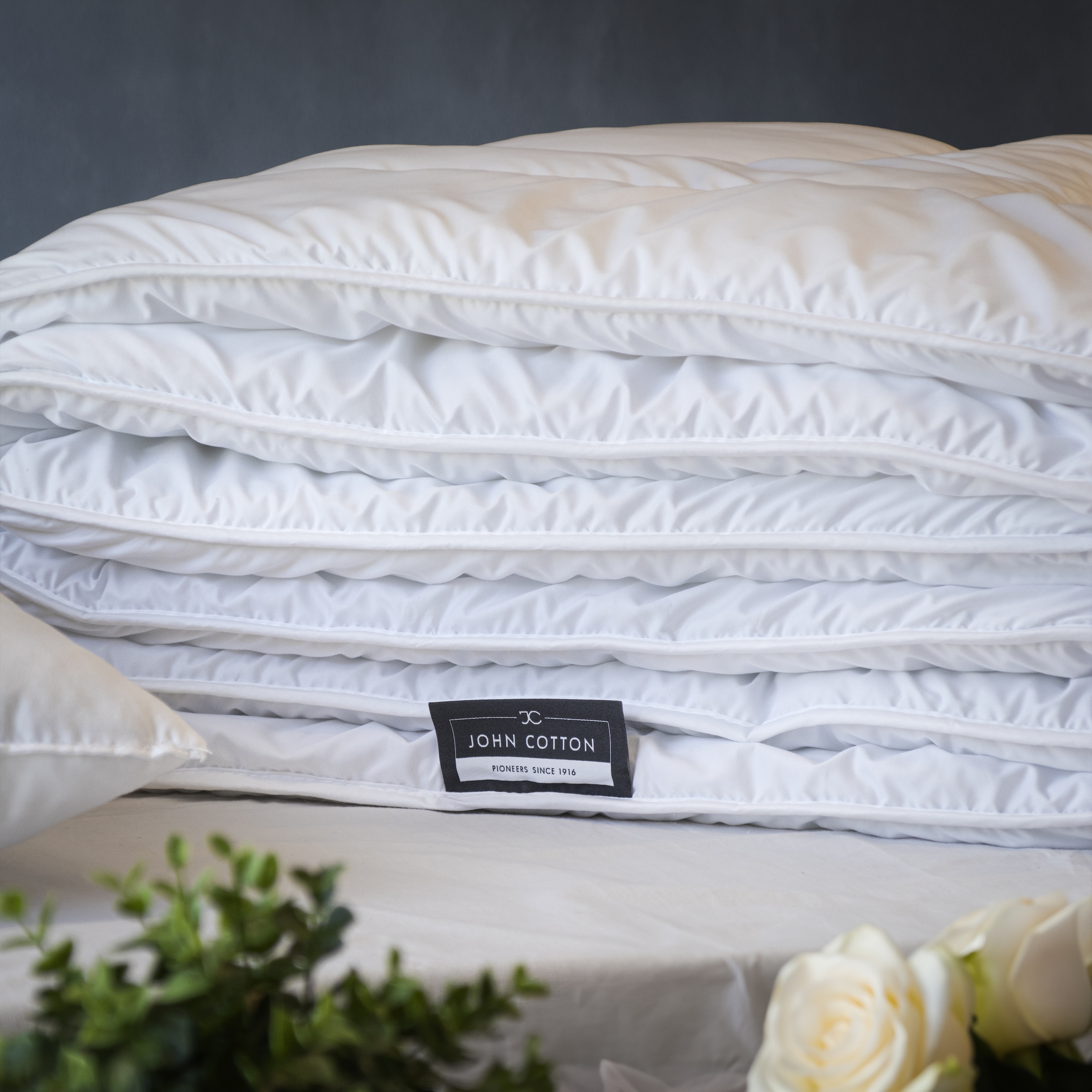 John Cotton Microfaserbettdecke »Royal, Bettdecken für Sommer und Winter« normal Füllung ausvoluminoeserundflauschigerPolyester 1 Stk. tlg. Bettdecke 135x200 cm, 155x220cm, hochwertige Qualität
