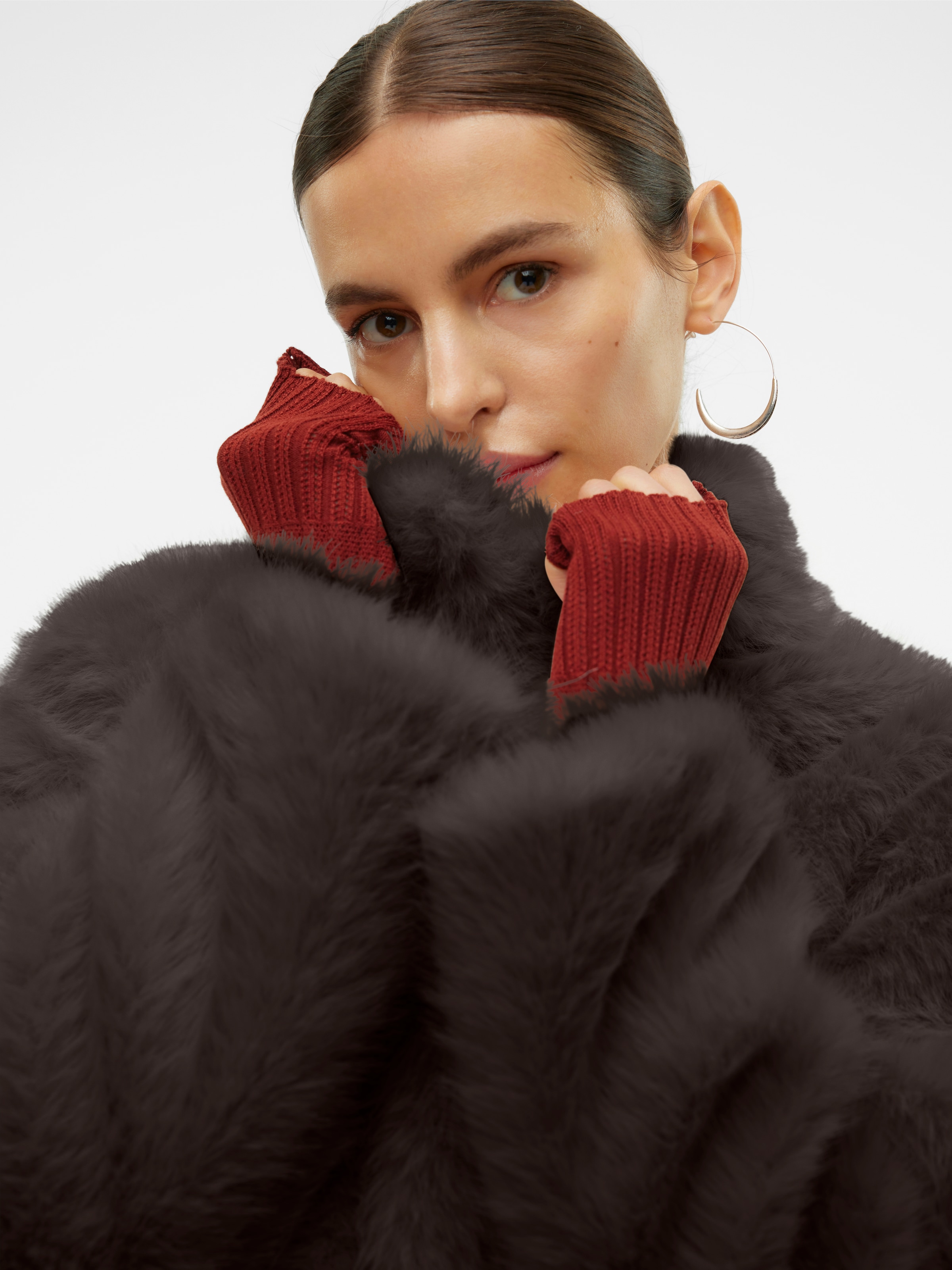 Vero Moda Veste en fausse fourrure »VMMONROE SHORT JACKET NOOS«