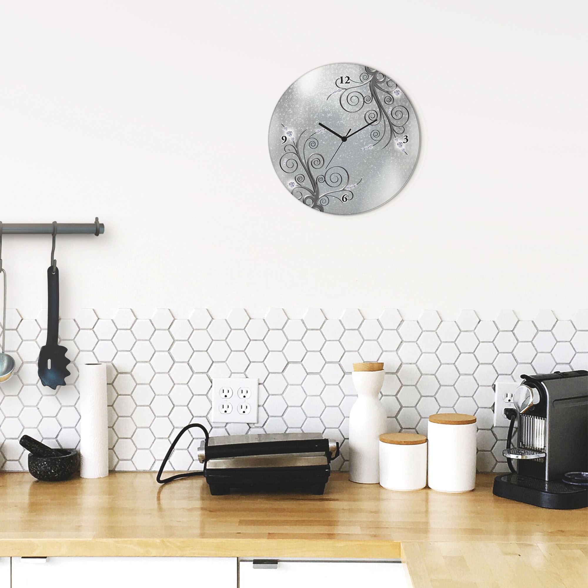 Artland Wanduhr »Glasuhr rund weisse Orchideen auf Ornamenten« wahlweise mit  Quarz- oder Funkuhrwerk, lautlos ohne Tickgeräusche