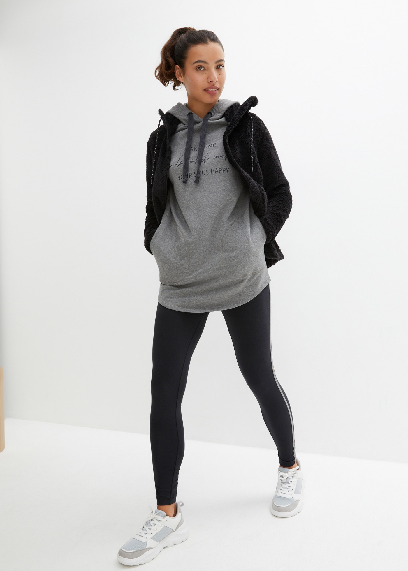 bonprix Jogginganzug »Jogginganzug mit Long-Sweatshirt und Leggings (2-teilig)« zweiteiliges Set, extra langes Sweatshirt, knöchelfreie Leggings