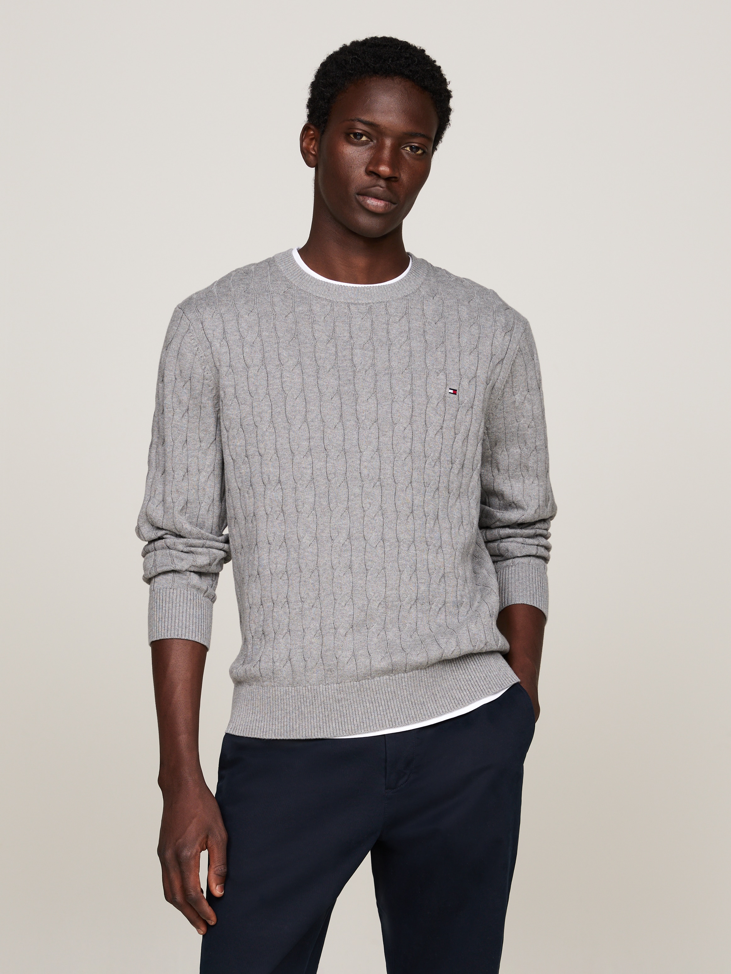 Tommy Hilfiger Pull en tricot »CLASSIC CABLE CREW NECK mit Strukturstrick und Flaglabel« unifarben, casual, regular fit, Baumwolle, Rundhals