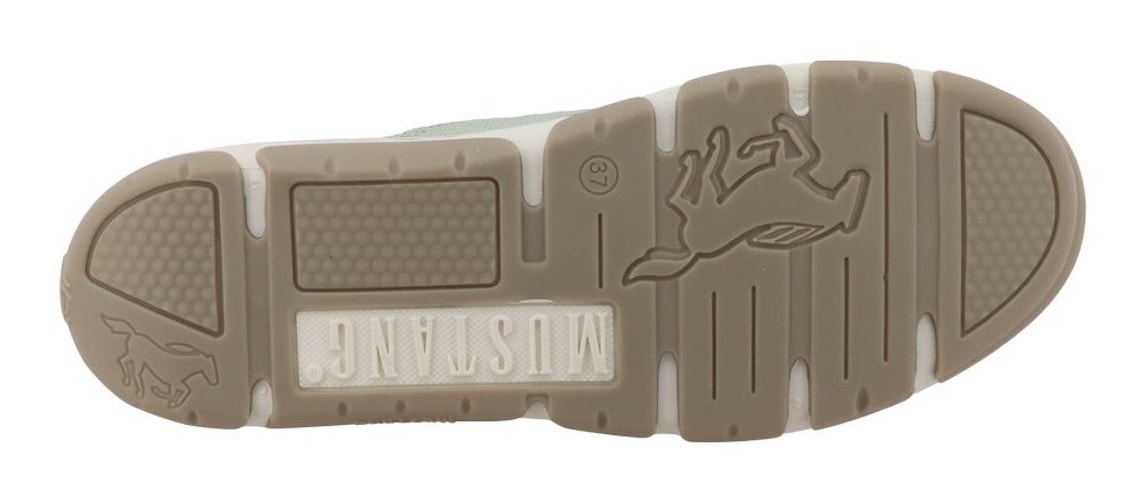 Mustang Shoes Baskets slip-on »Sue«  Chaussure de loisirs, chaussure basse, slipper avec logos