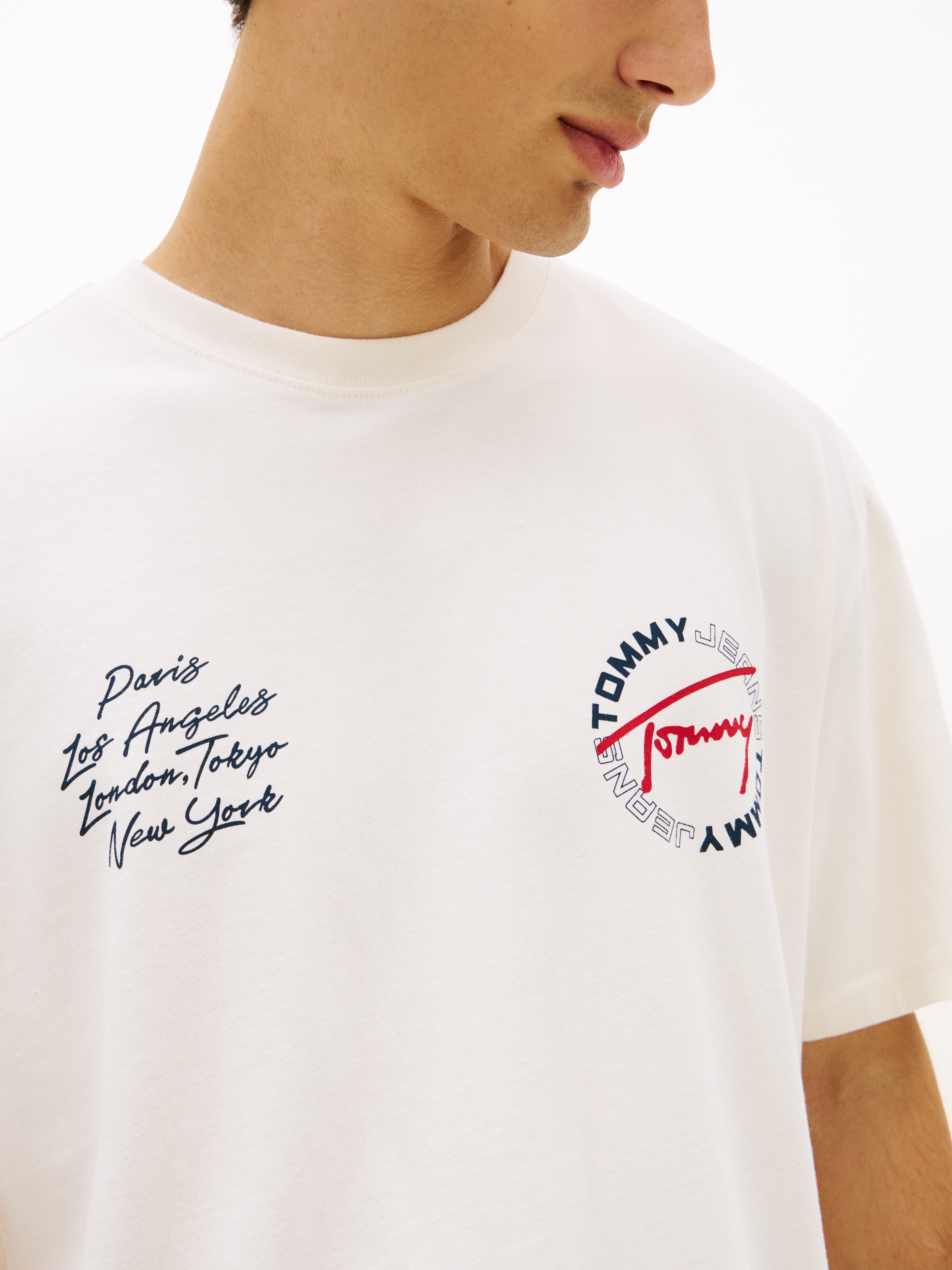 Tommy Jeans T-Shirt »TJM RELAXED SIGN CIRCLE« mit Markenprint, Rundhals