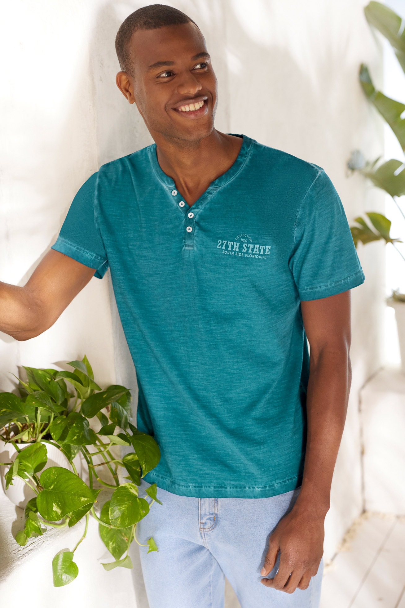 bonprix T-shirt Henleys Regular fit, Kurzarm, aus Baumwolle, Fade Out Look