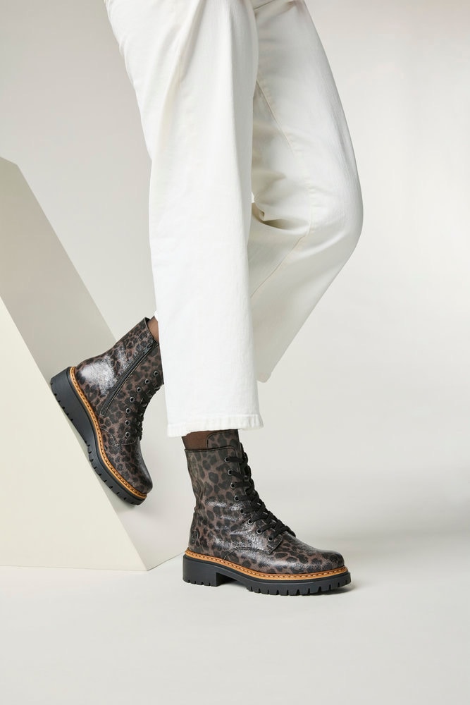 Rieker Schnürboots  Schnürstiefelette, Profilsohle, mit kontrastfarbenem Sohlenrand