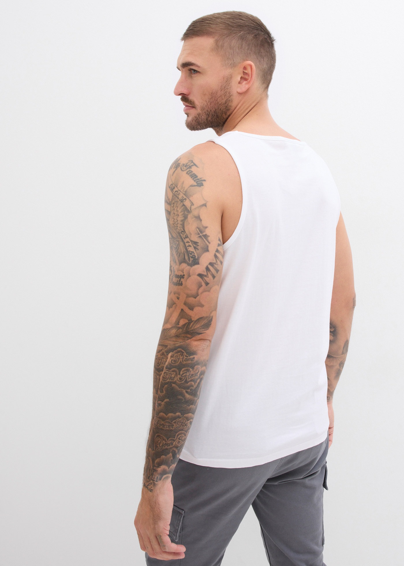 bonprix 1100000002199 Packung, 3er, 3 tlg. Regular Fit, Rundhalsausschnitt