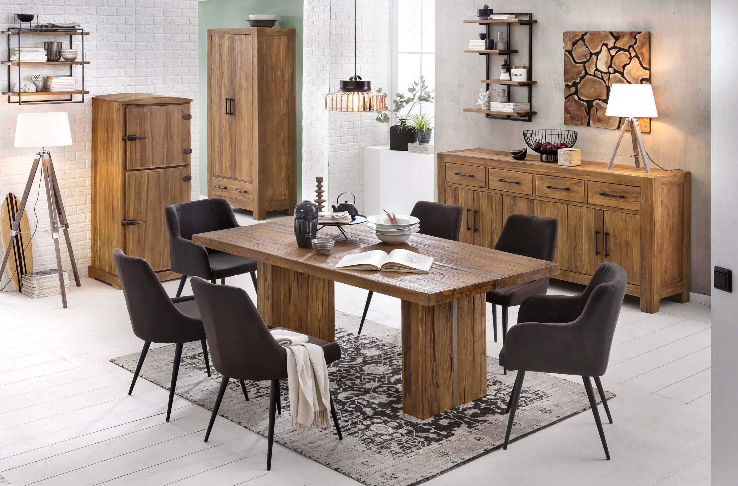 SIT Wandregal »ROMANTEAKA Hängeregal aus Teakholz mit 4 Böden im Industrial-Stil« Recyceltes Teakholz im modernen Industrial-Design