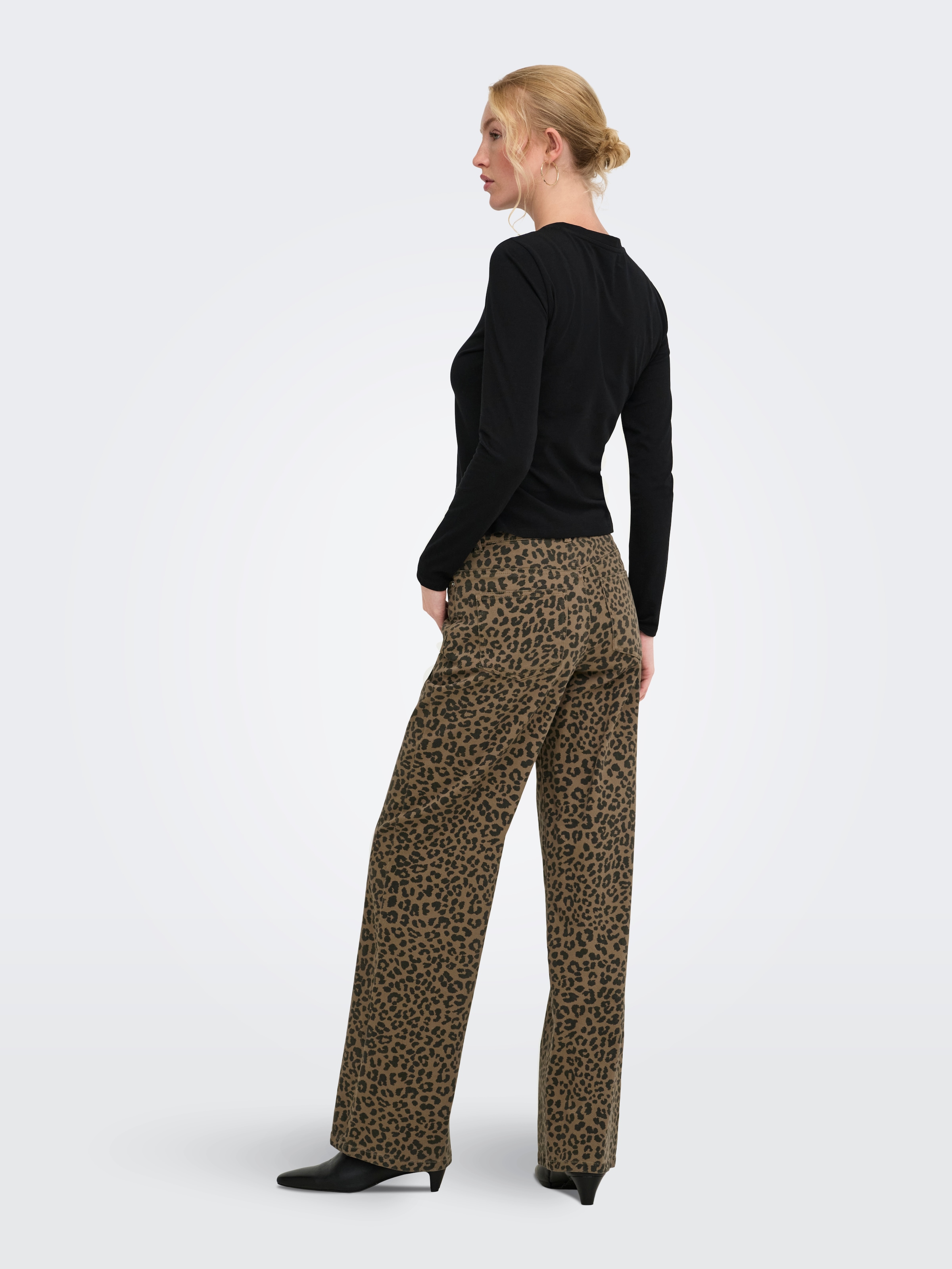 ONLY Jeans taille haute »ONLMADISON HW WIDE ANIMAL PANT PNT« mélange de coton, coupe large, taille haute